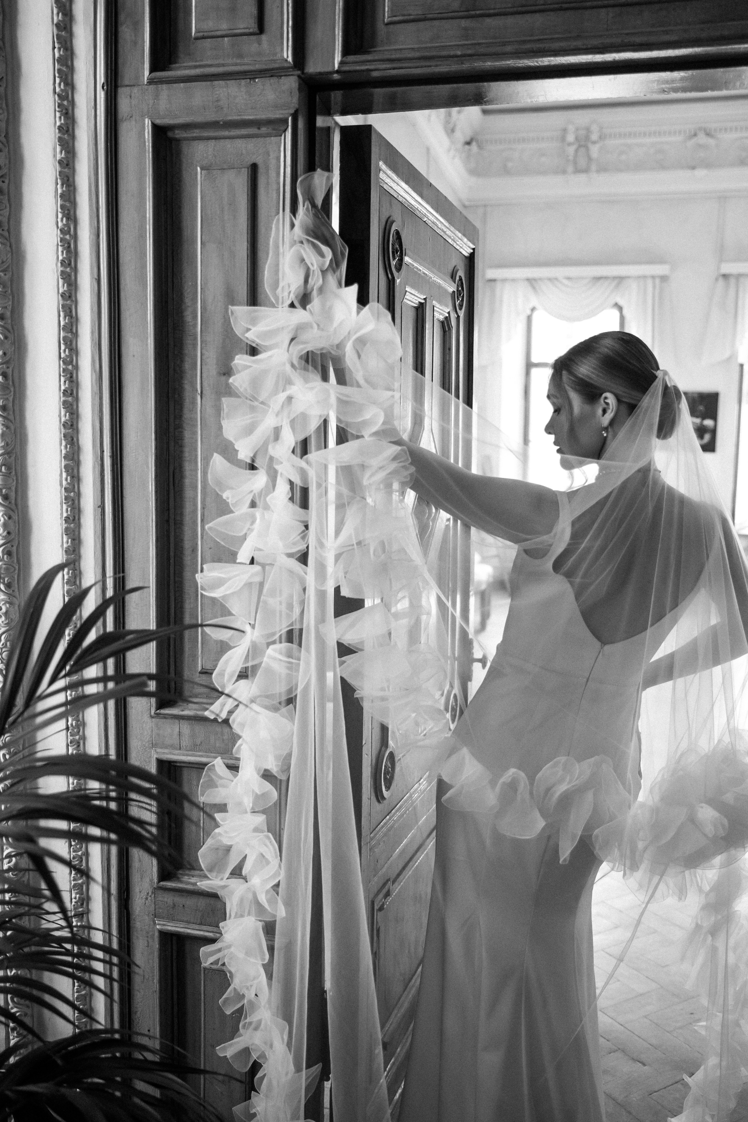 Свадебная фотосессия в Библиотеке имени Пушкина