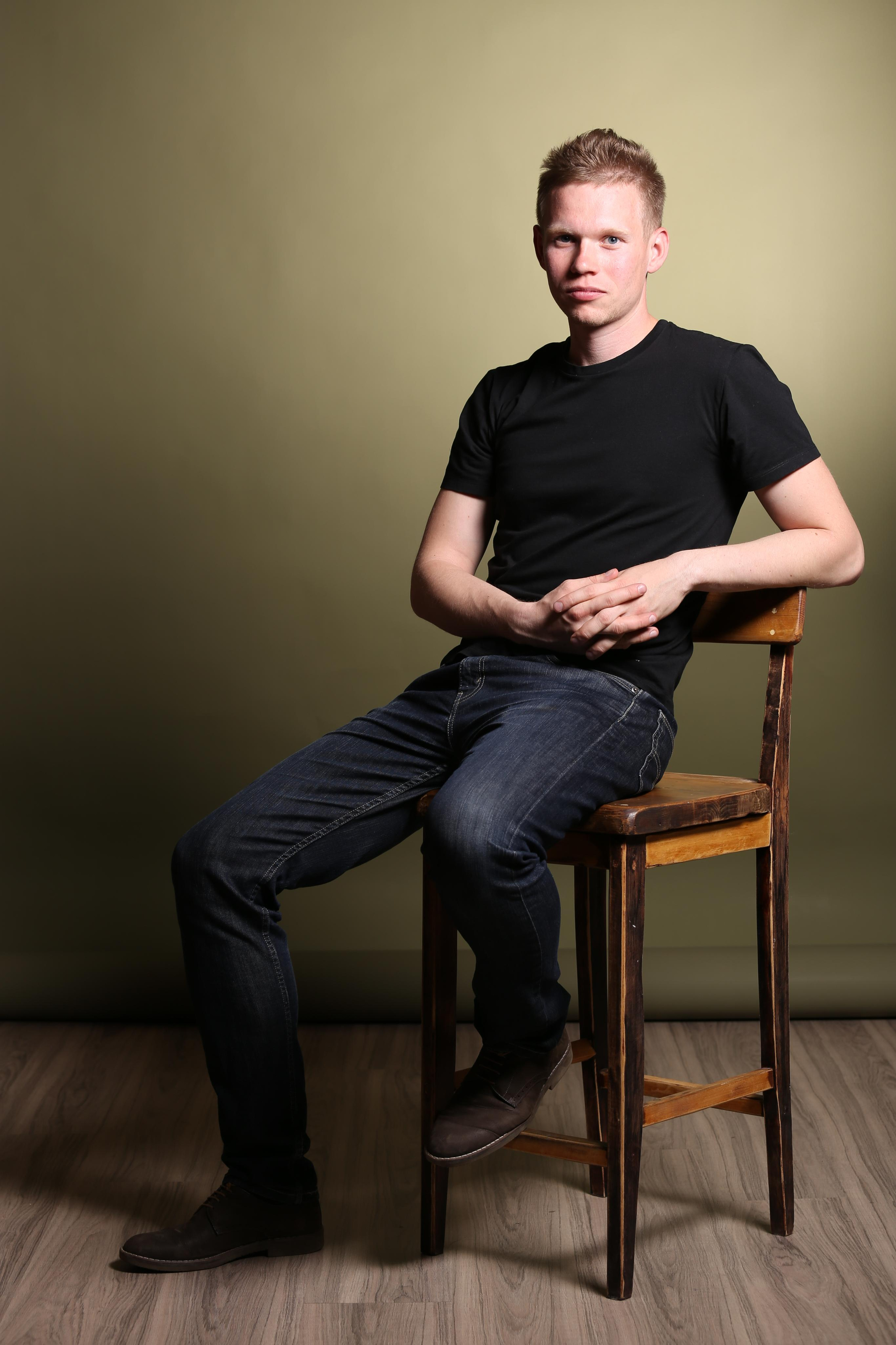 Фотосъёмка мужского портрета в студии. Филатова Мария репортажный и портретный фотограф в Санкт-Петербурге