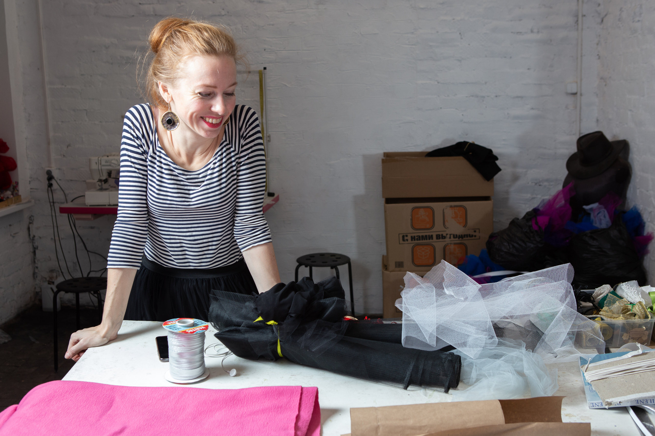 Фотоистория о дизайнере и её платье. Филатова Мария репортажный и портретный фотограф в Санкт-Петербурге