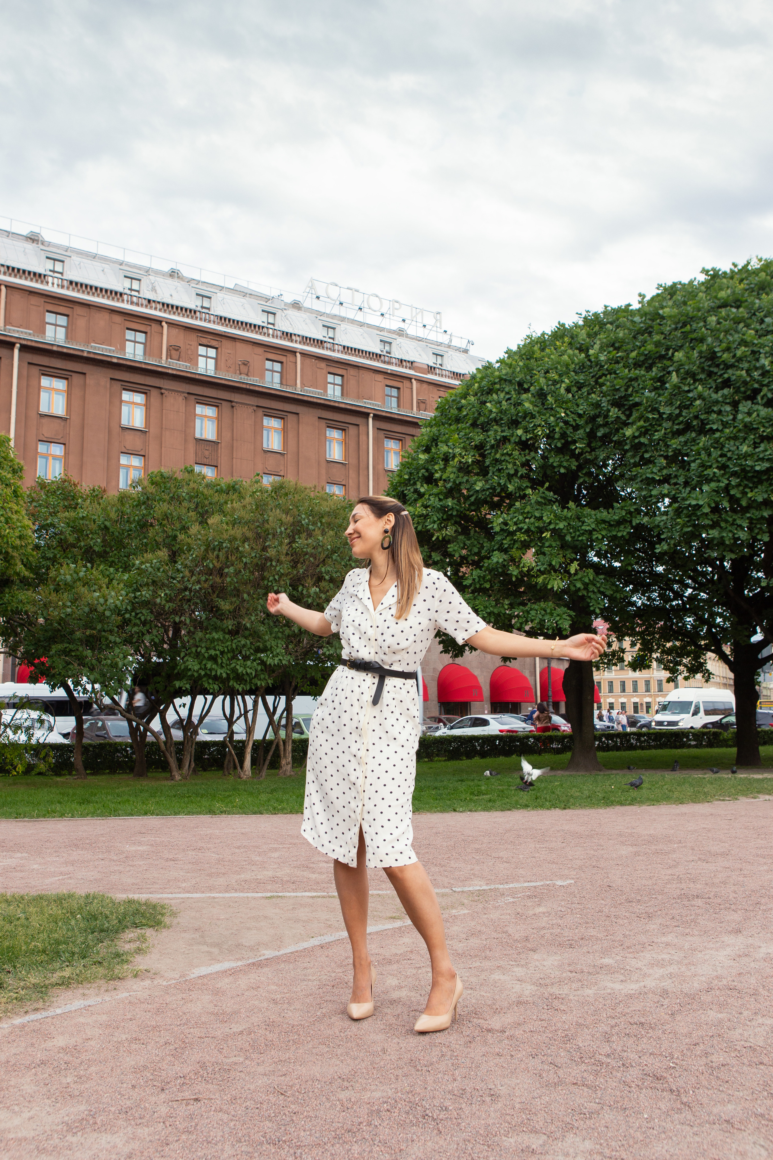 Уличная контентная съёмка для блога в инстаграм в Санкт-Петербурге. Филатова Мария репортажный и портретный фотограф в Санкт-Петербурге