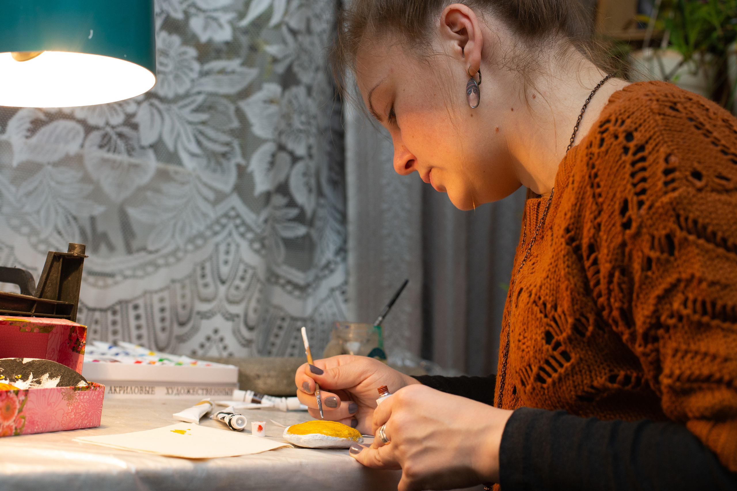 Фотосъёмка в художественной мастерской. Филатова Мария репортажный и портретный фотограф в Санкт-Петербурге