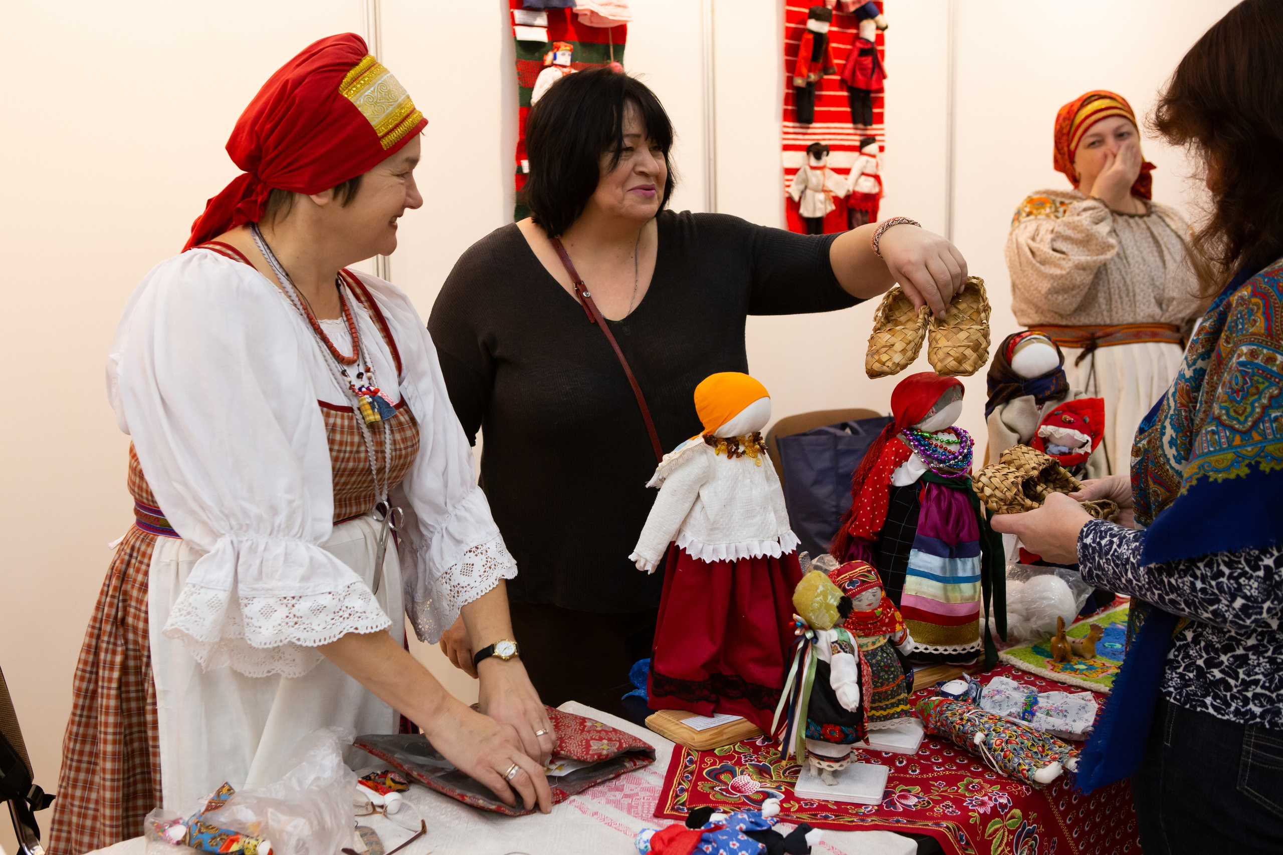 Репортаж с выставки. Филатова Мария репортажный и портретный фотограф в Санкт-Петербурге