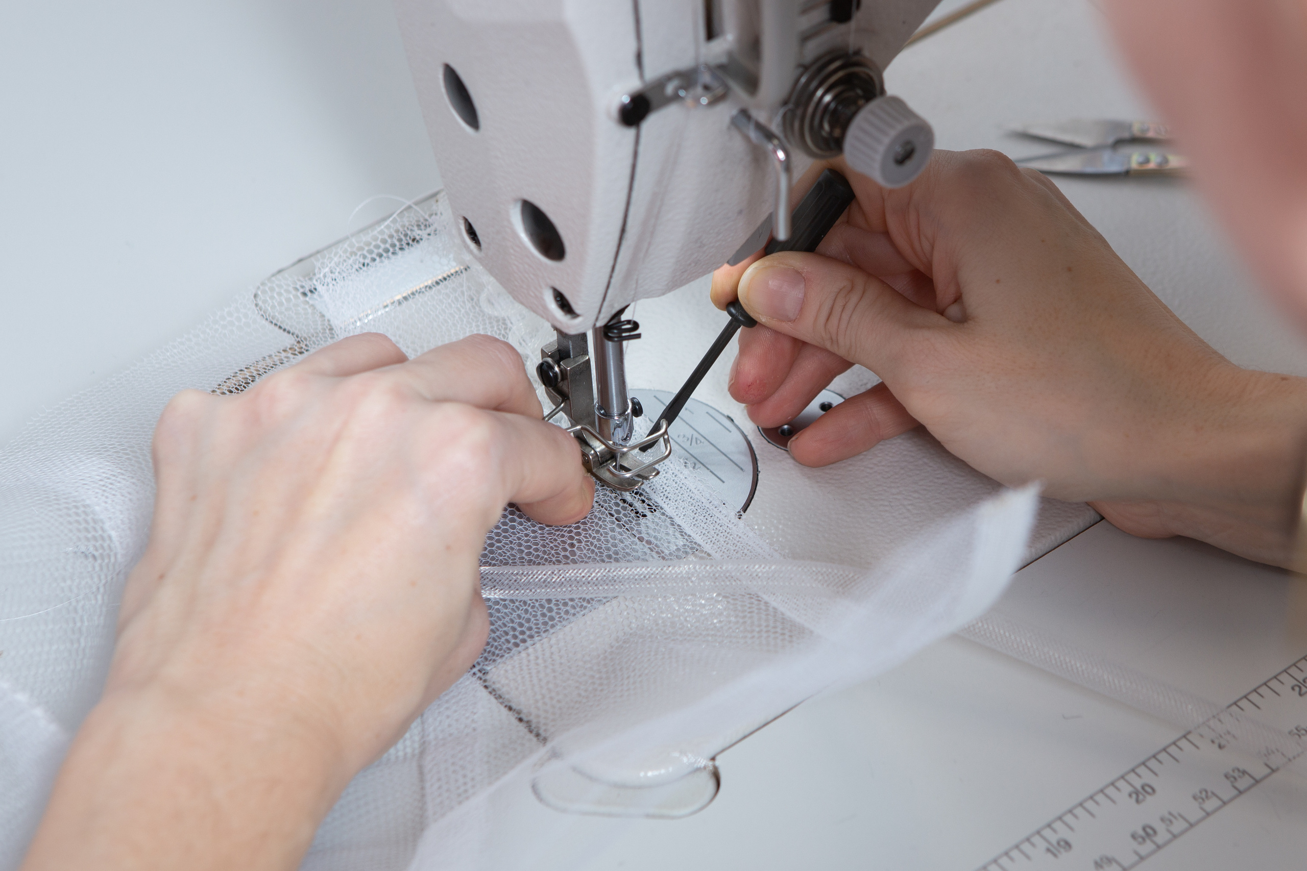 Фотоистория о дизайнере и её платье. Филатова Мария репортажный и портретный фотограф в Санкт-Петербурге