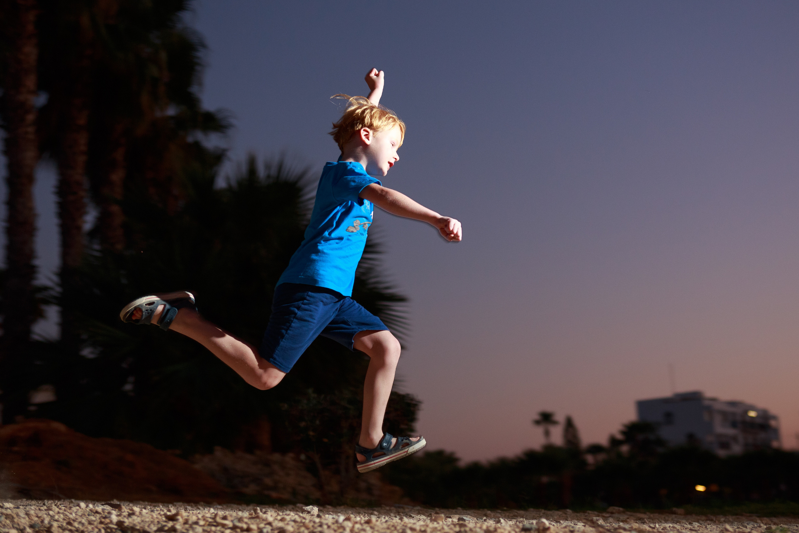 Детская фотосессия на улице на море. Филатова Мария репортажный и портретный фотограф в Санкт-Петербурге