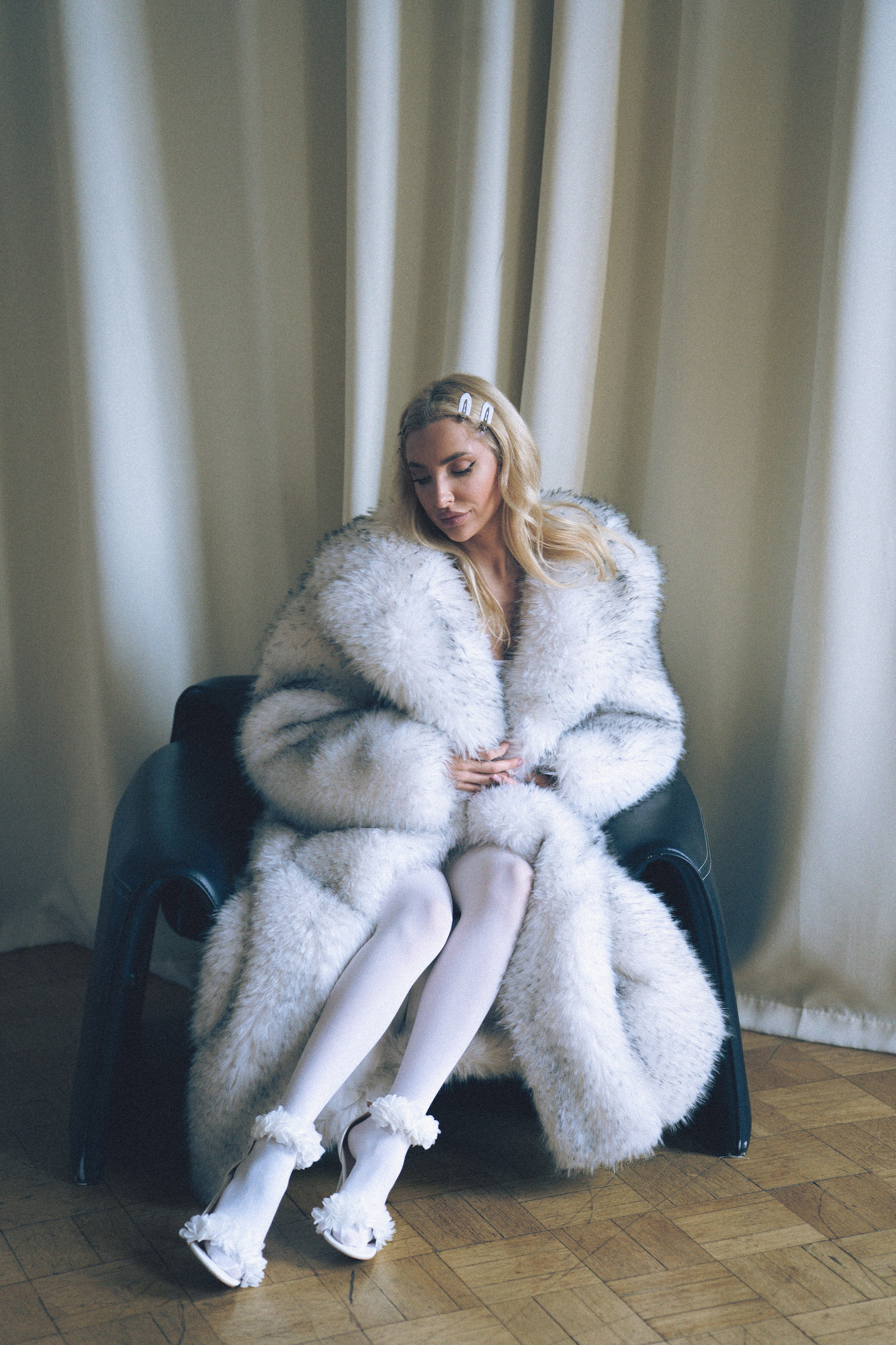 МИНИМАЛИЗМ В СТУДИИ НА ЧЕРНЫШЕВСКОЙ В СТУДИИ С БАЛКОНОМ. Профессиональный фотограф, Санкт-Петербург — Виктория Богомолова