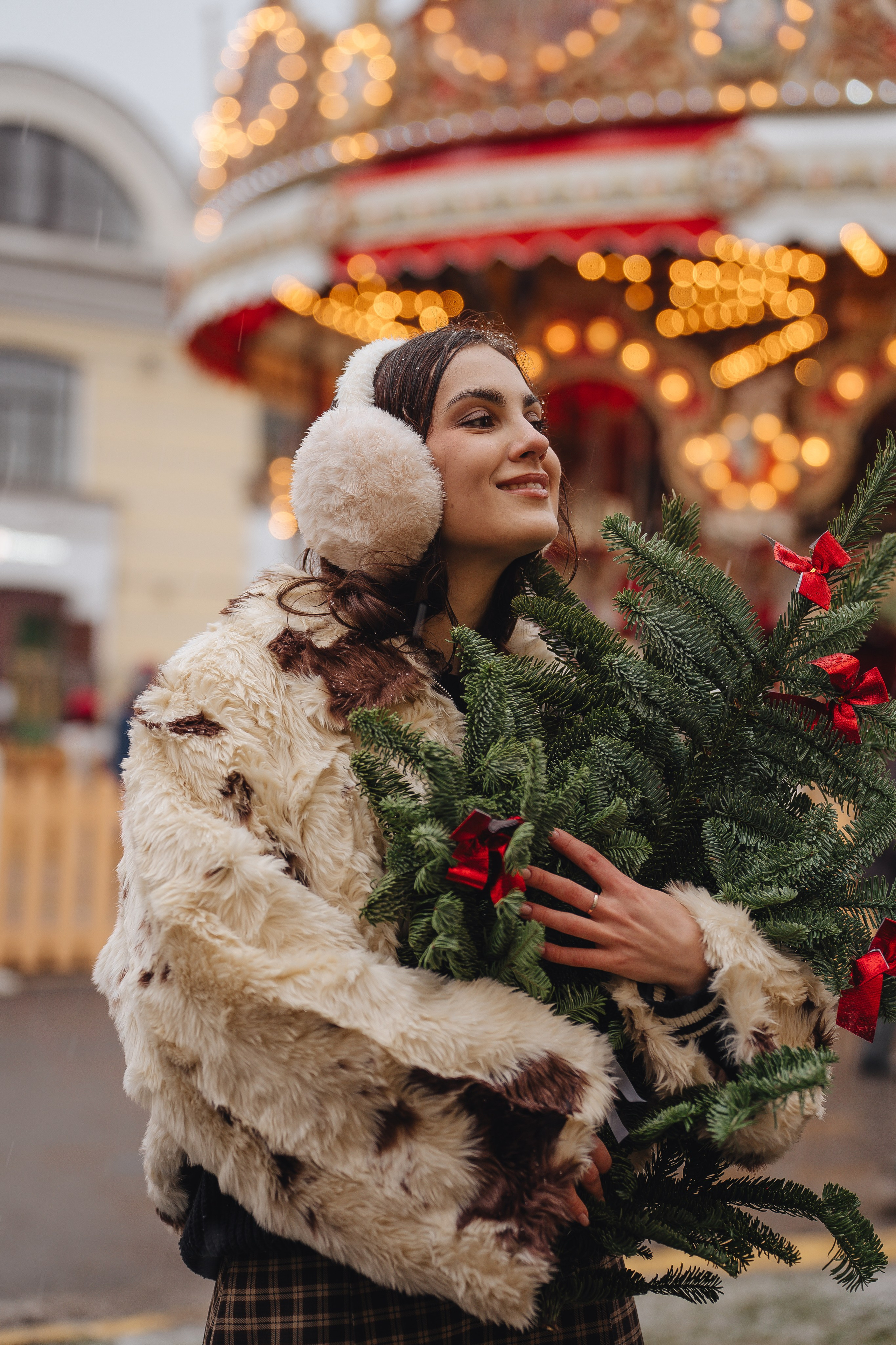 ПРОГУЛКА НА МАНЕЖНОЙ ПЛОЩАДИ ДЛЯ ДЕВУШКИ ПЕРЕД НОВЫМ ГОДОМ (НОВОГОДНЯЯ ФОТОСЕССИИЯ НА МАНЕЖНОЙ ПЛОЩАДИ). Профессиональный фотограф, Санкт-Петербург — Виктория Богомолова