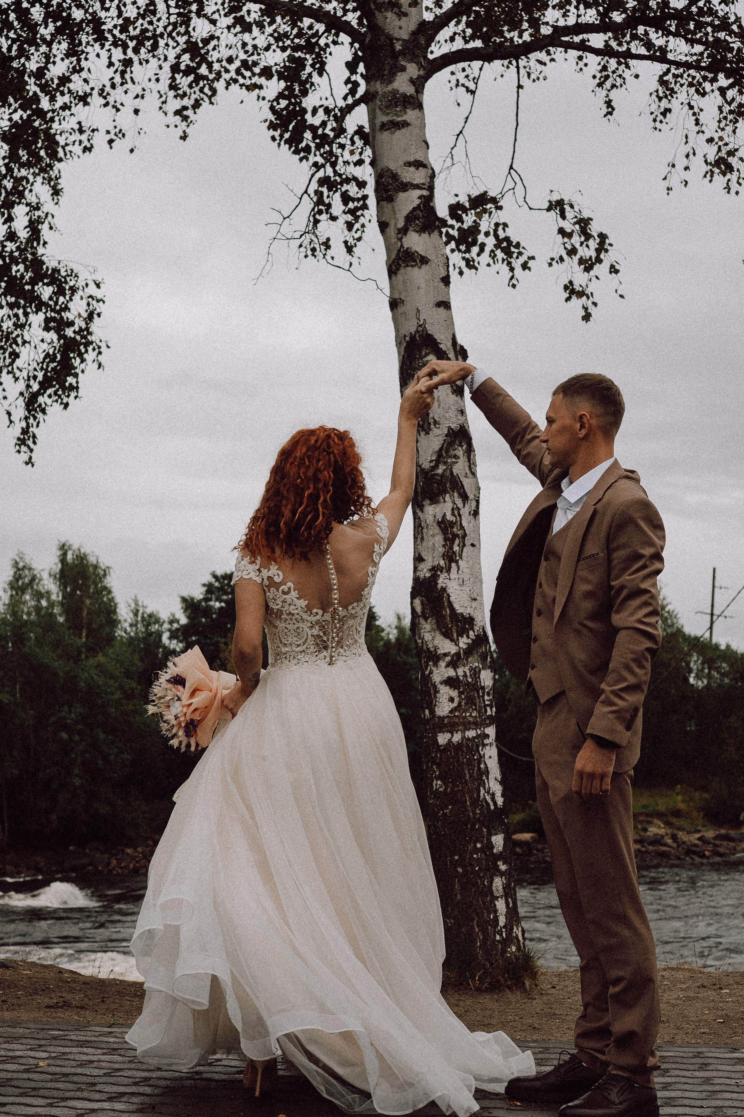 СВАДЕБНАЯ ФОТОСЕССИИЯ ПАРЫ В ГОРОДЕ ПРИОЗЕРСК В СОСНОВОМ ЛЕСУ И С ПИКАПОМ. Профессиональный фотограф, Санкт-Петербург — Виктория Богомолова