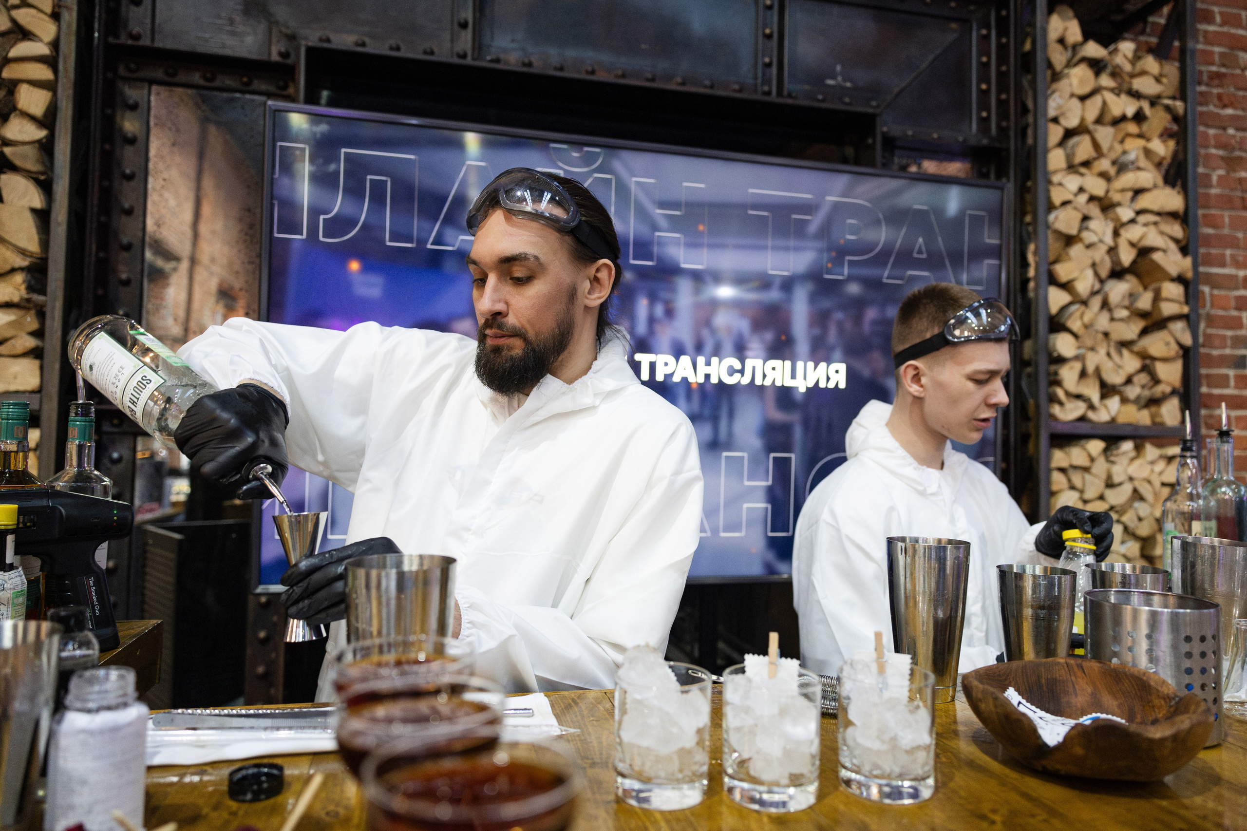 Data Summit 2025 (1). Свадебный репортажный фотограф в Москве