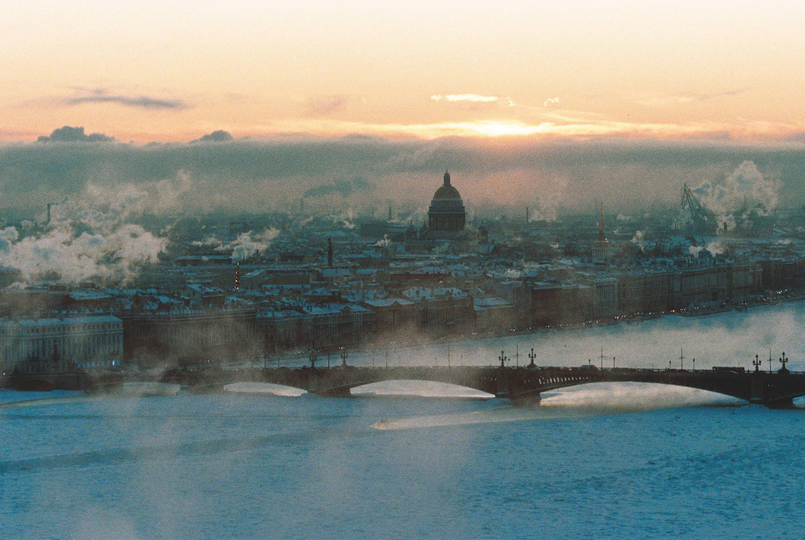 Фотографии цветные. Свадебный и семейный пленочный фотограф в Петербурге Истомина Ирина