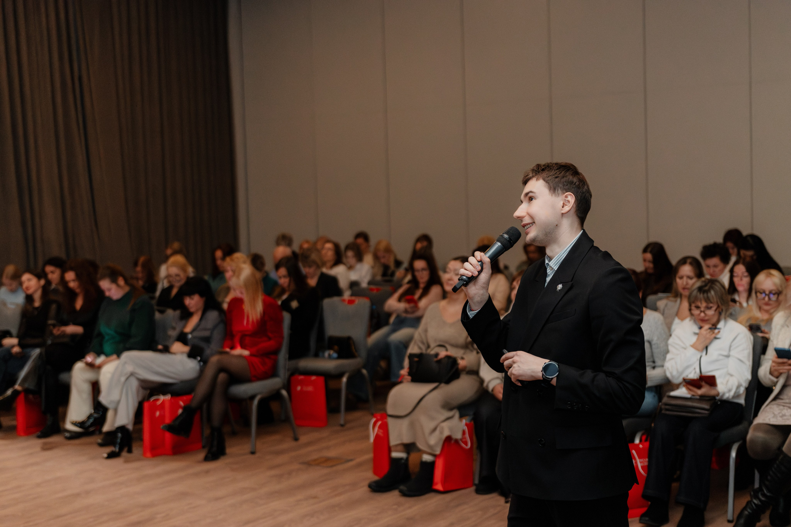 РУССКИЙ ЭКСПРЕСС