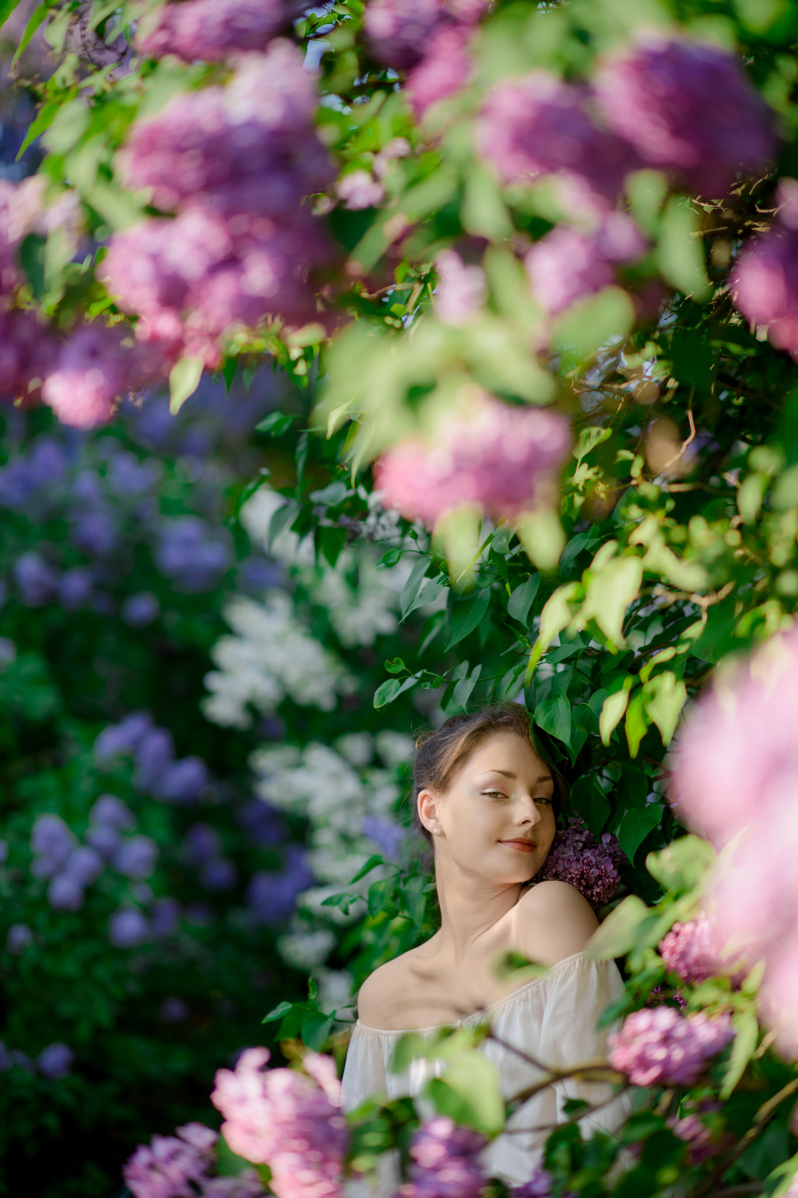 Фотосессия в сиреневом саду. Главная