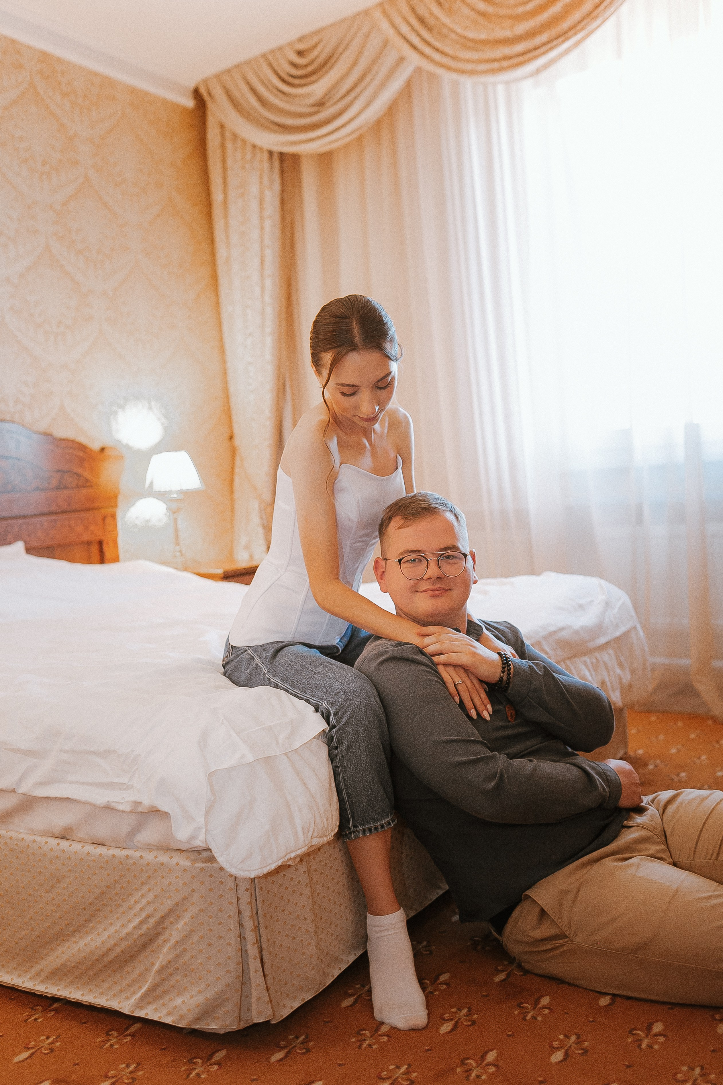 Свадебная осенняя фотосессия Ивана и Лидии в городе. Свадебный и репортажный фотограф в Ярославле и Санкт-Петербурге Роман Микрюков