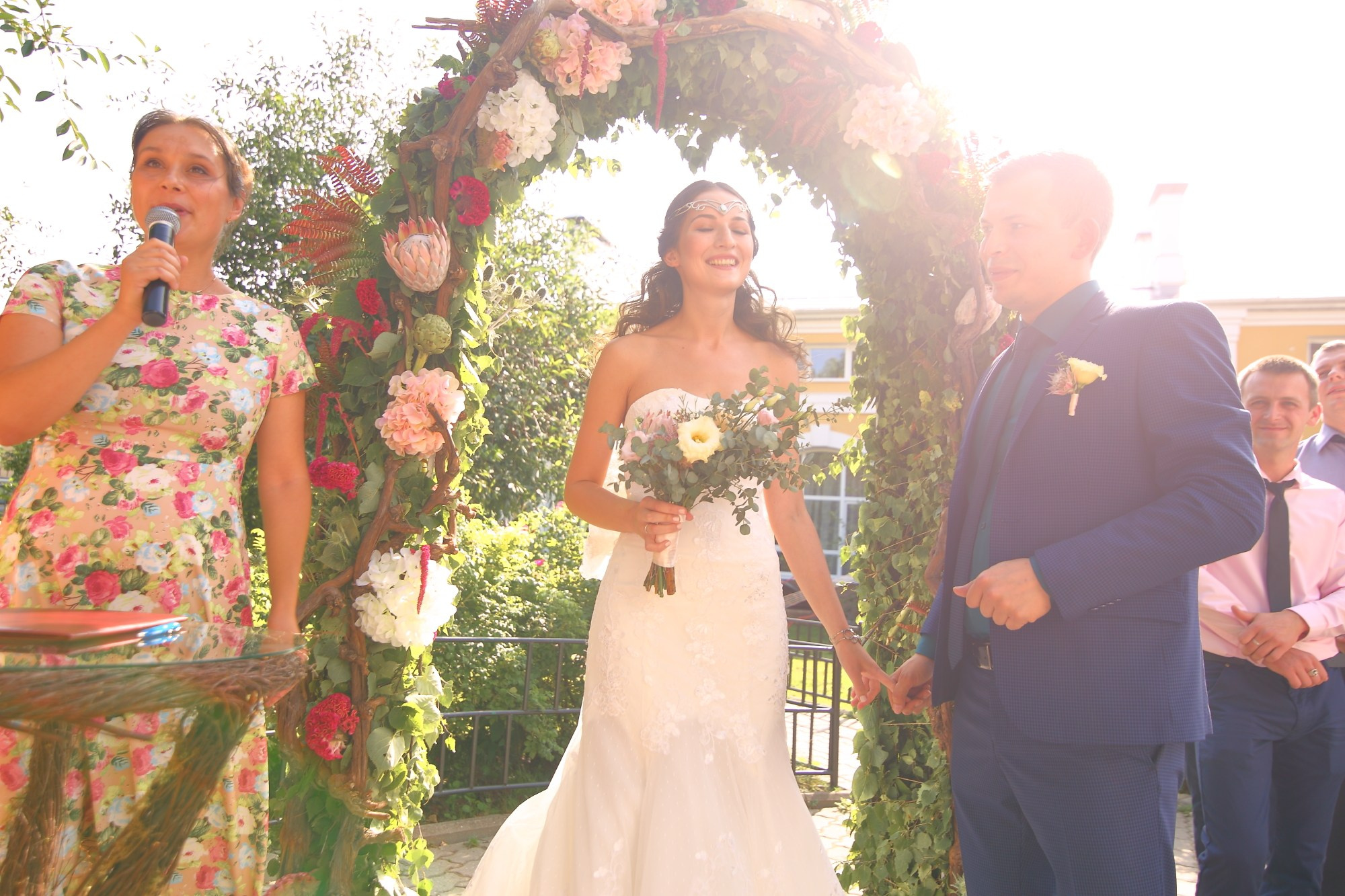 Выездная регистрация в красивом месте в Ярославле. Свадебный и репортажный фотограф в Ярославле и Санкт-Петербурге Роман Микрюков