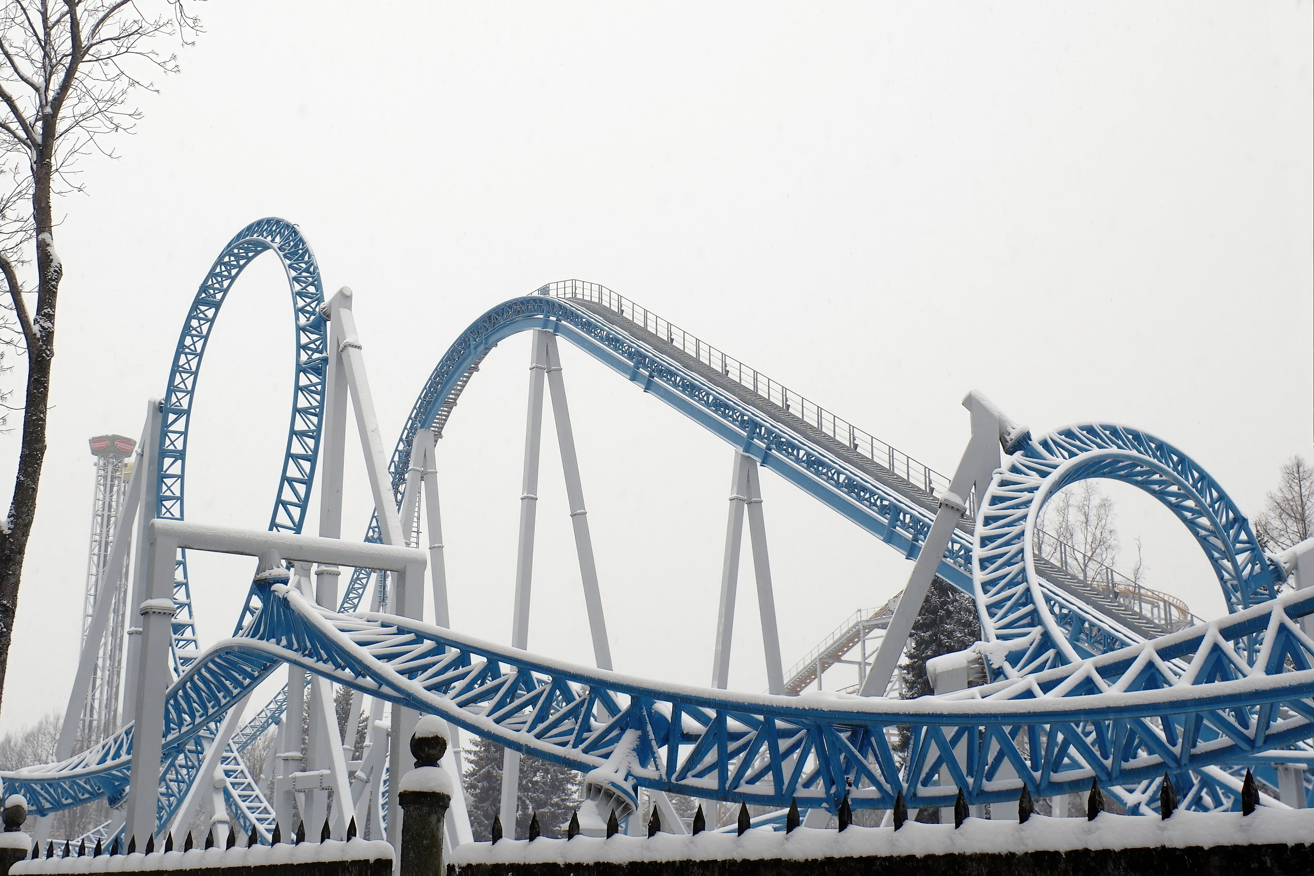 Парк аттракционов на Крестовском острове. Январь 2024.