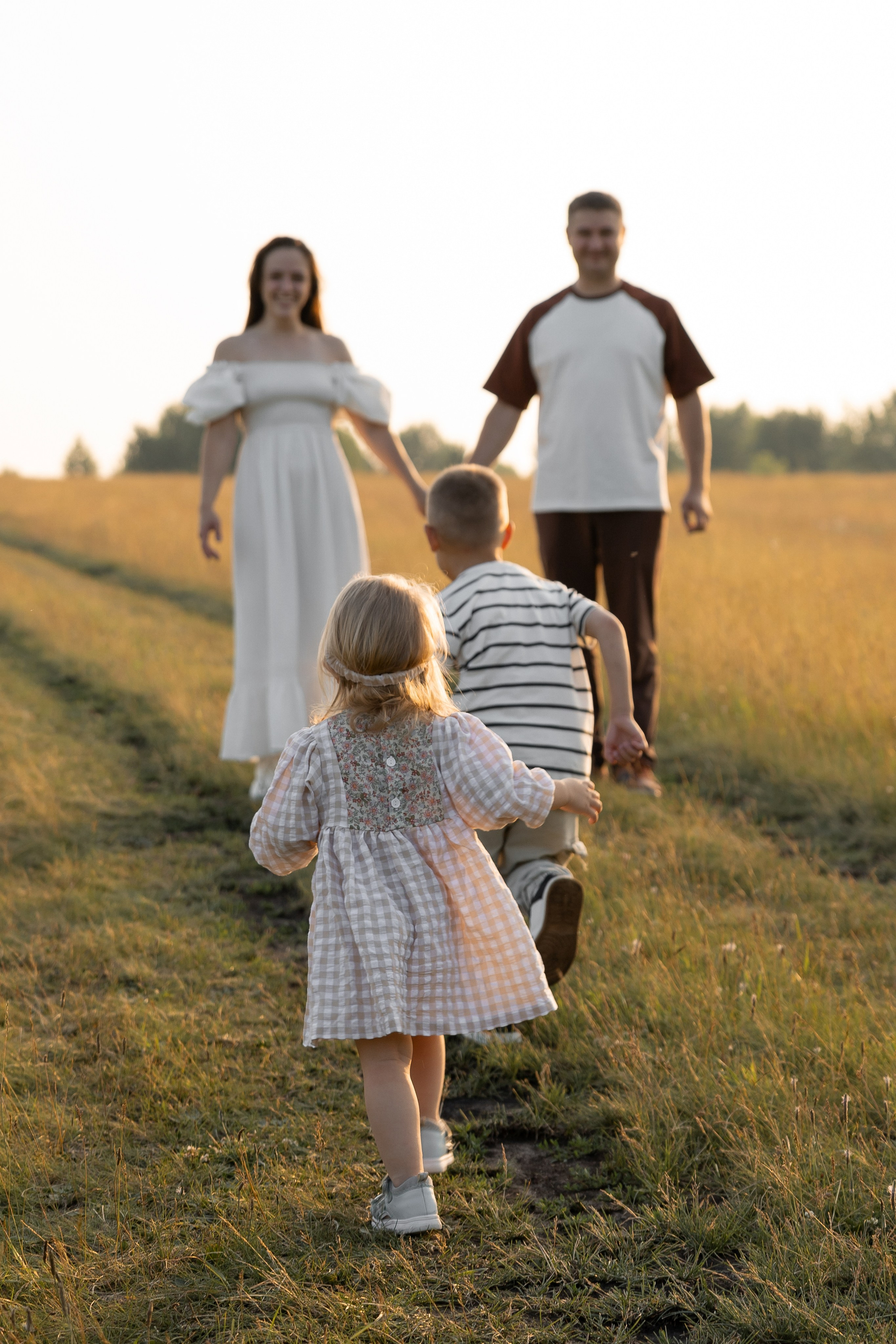 В поле. Семейный и свадебный фотограф в Челябинске Мария Леонтьева
