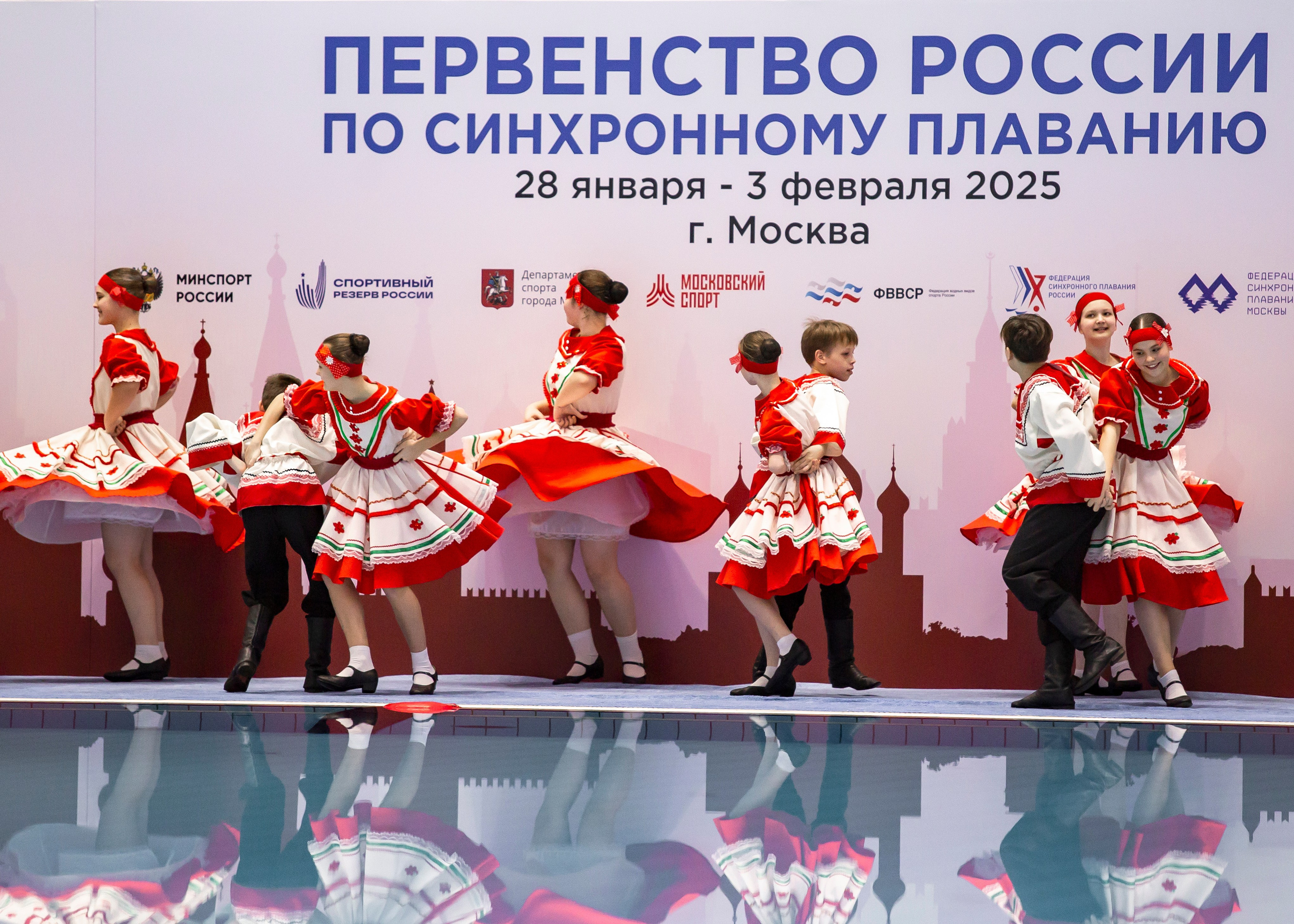 Открытие Первенства России по синхронному плаванию среди юниоров и юнирок. Репортажный фотограф в Москве