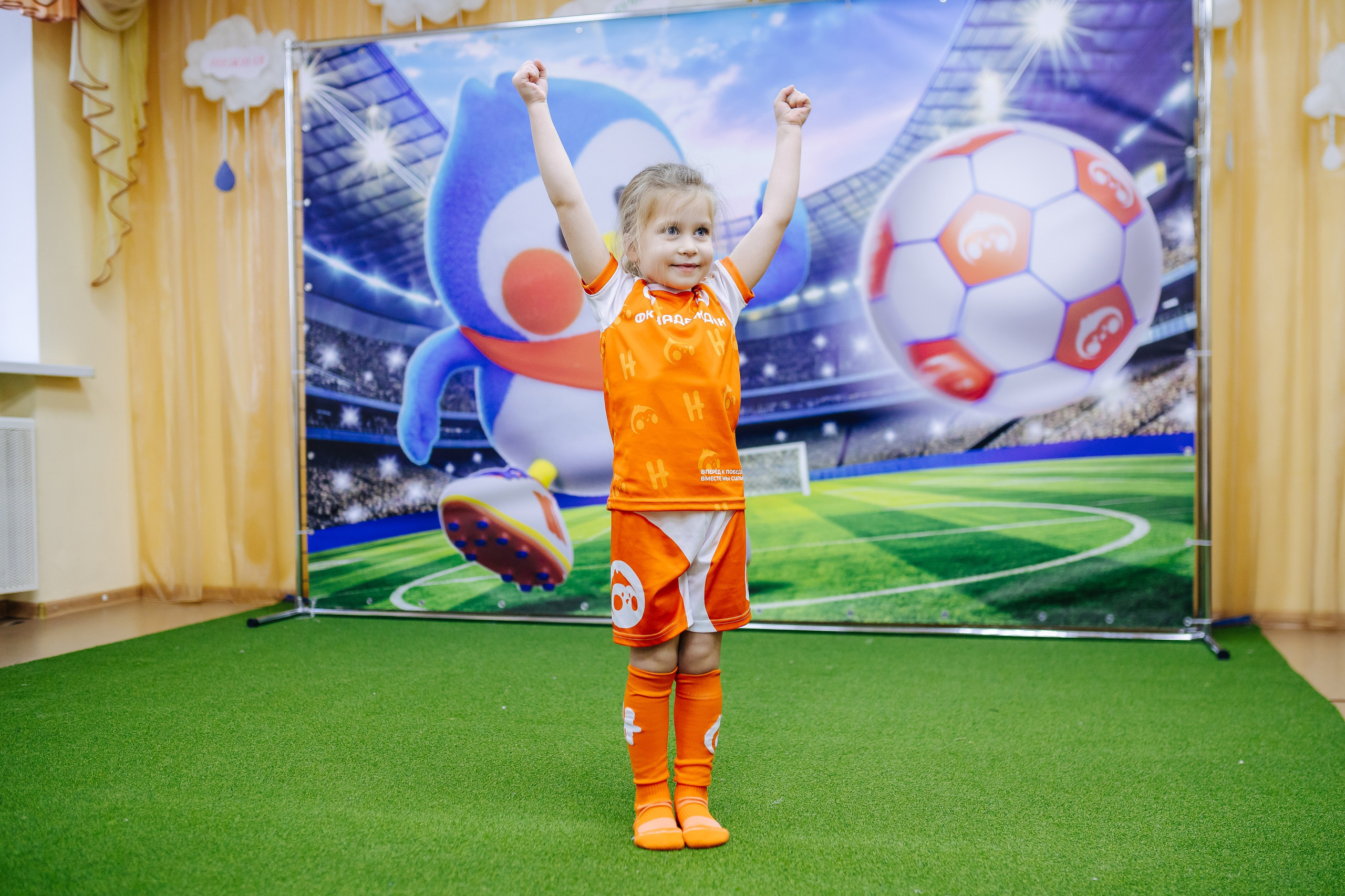 Фотосессия с кубком в детских садах г. Магнитогорска. Денис Прохоров Фотограф в г. Магнитогорск