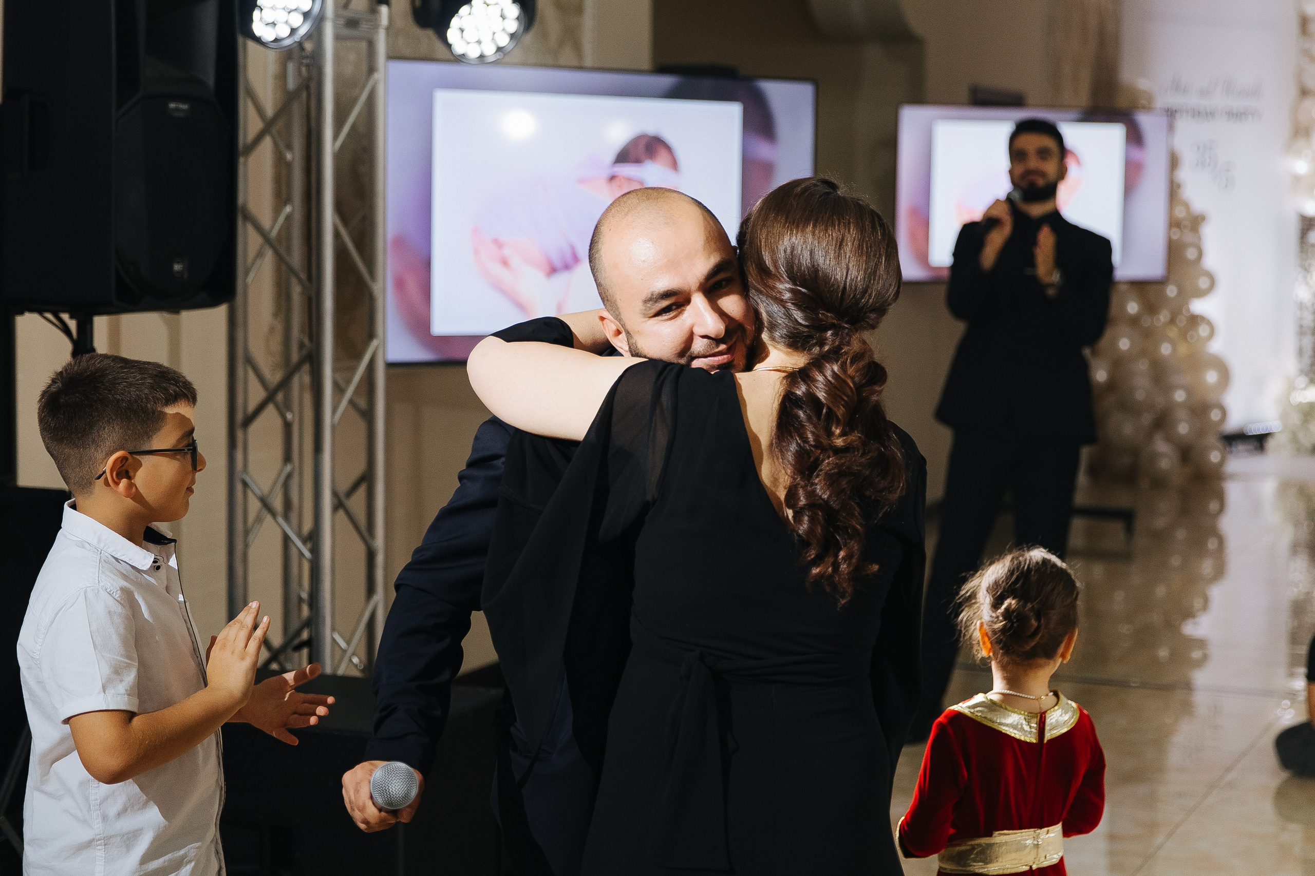 Ани и Назели. 35&5 День рождения, «Янтарь». Фотограф в Красноярске Надежда Воскресенская