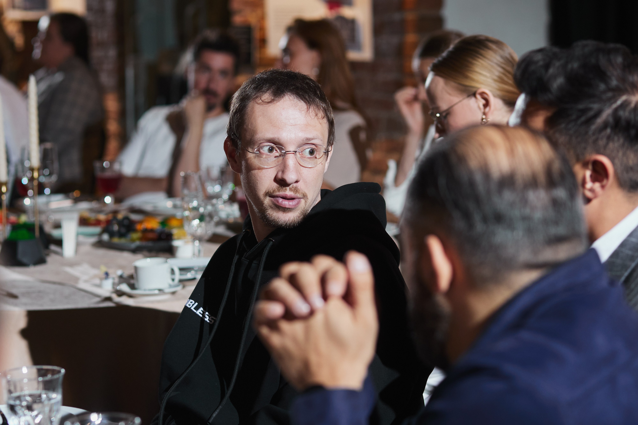 Деловой завтрак. Портретный и свадебный фотограф в Екатеринбурге Владимир ЛузинЛузин