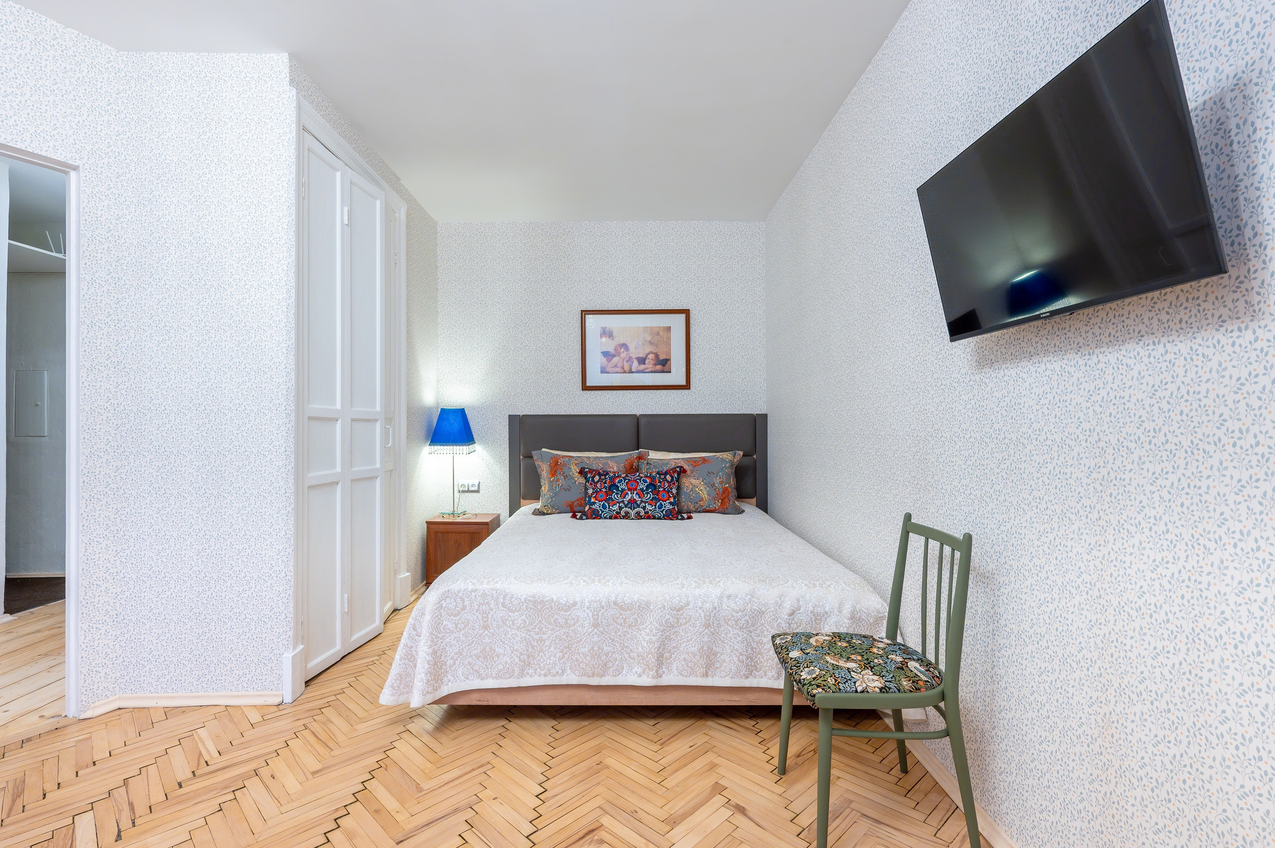 Квартира для суточной аренды на Казанской улице. Интерьерный фотограф. Фото- видеосъемка недвижимости Санкт-Петербург