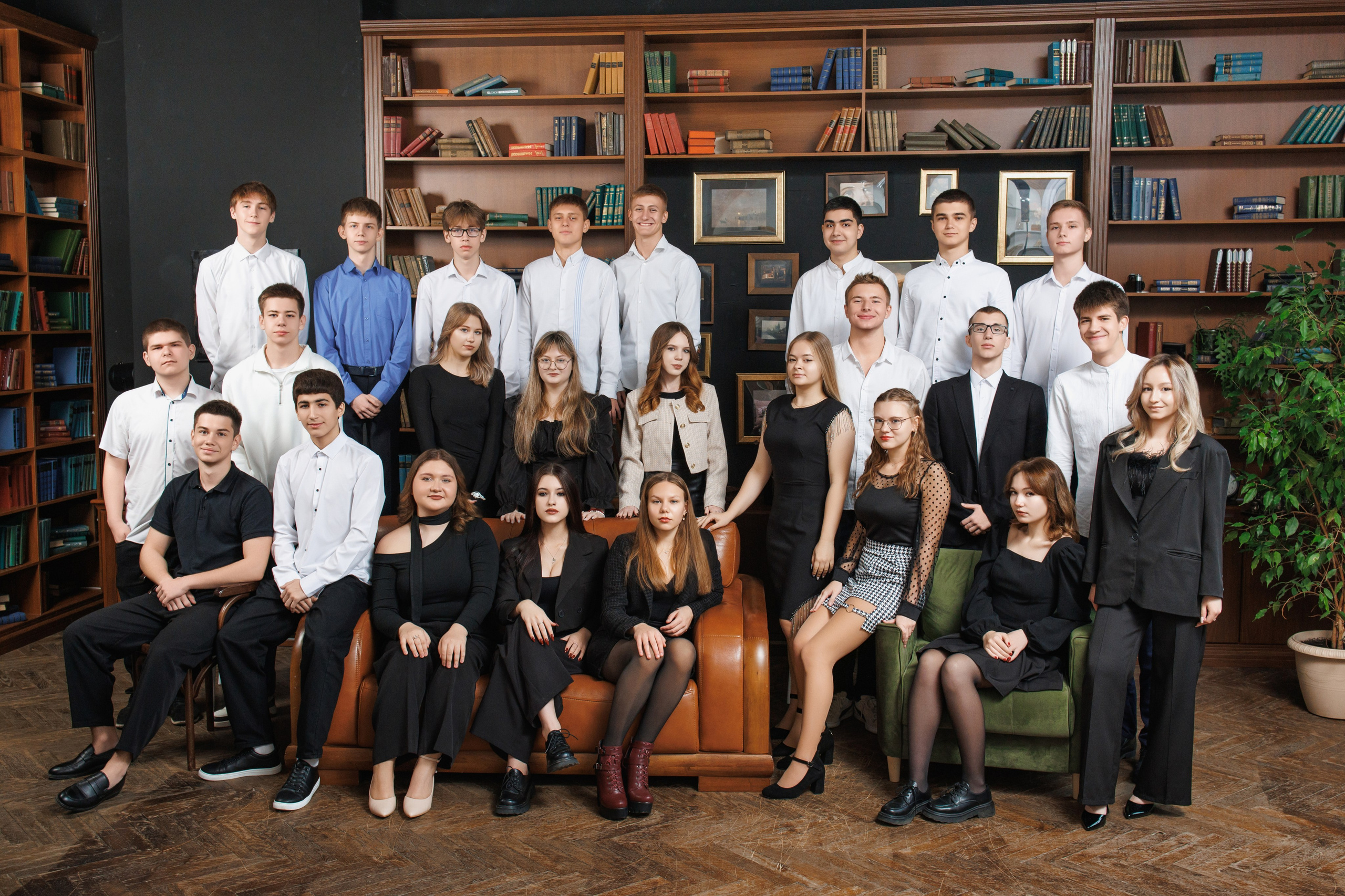 Локация для коллективных кадров № 3. Выпускные альбомы клевербук Воронеж