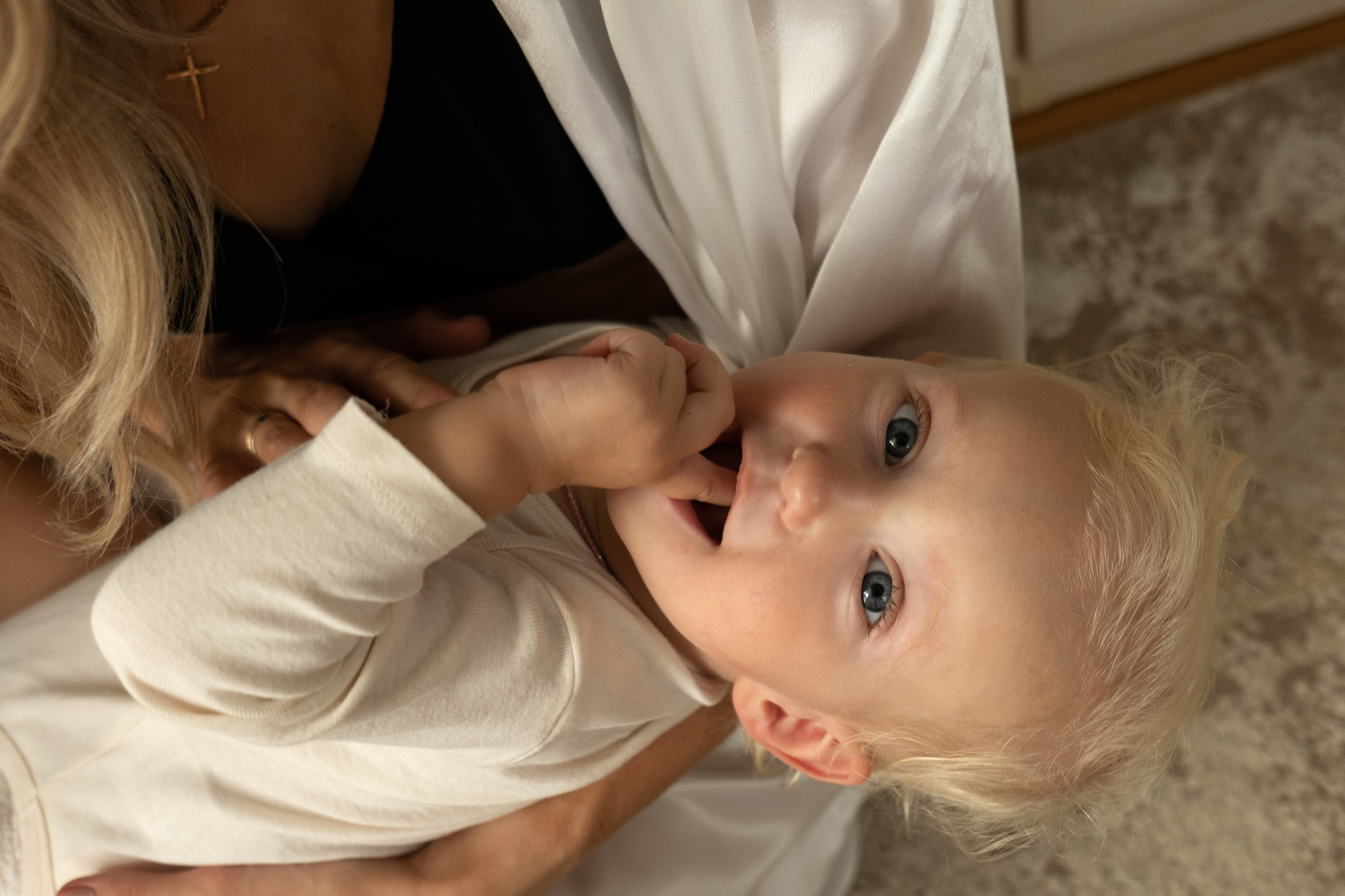 Семейная фотосессия дома. Фотограф видеограф Ольга Василевская