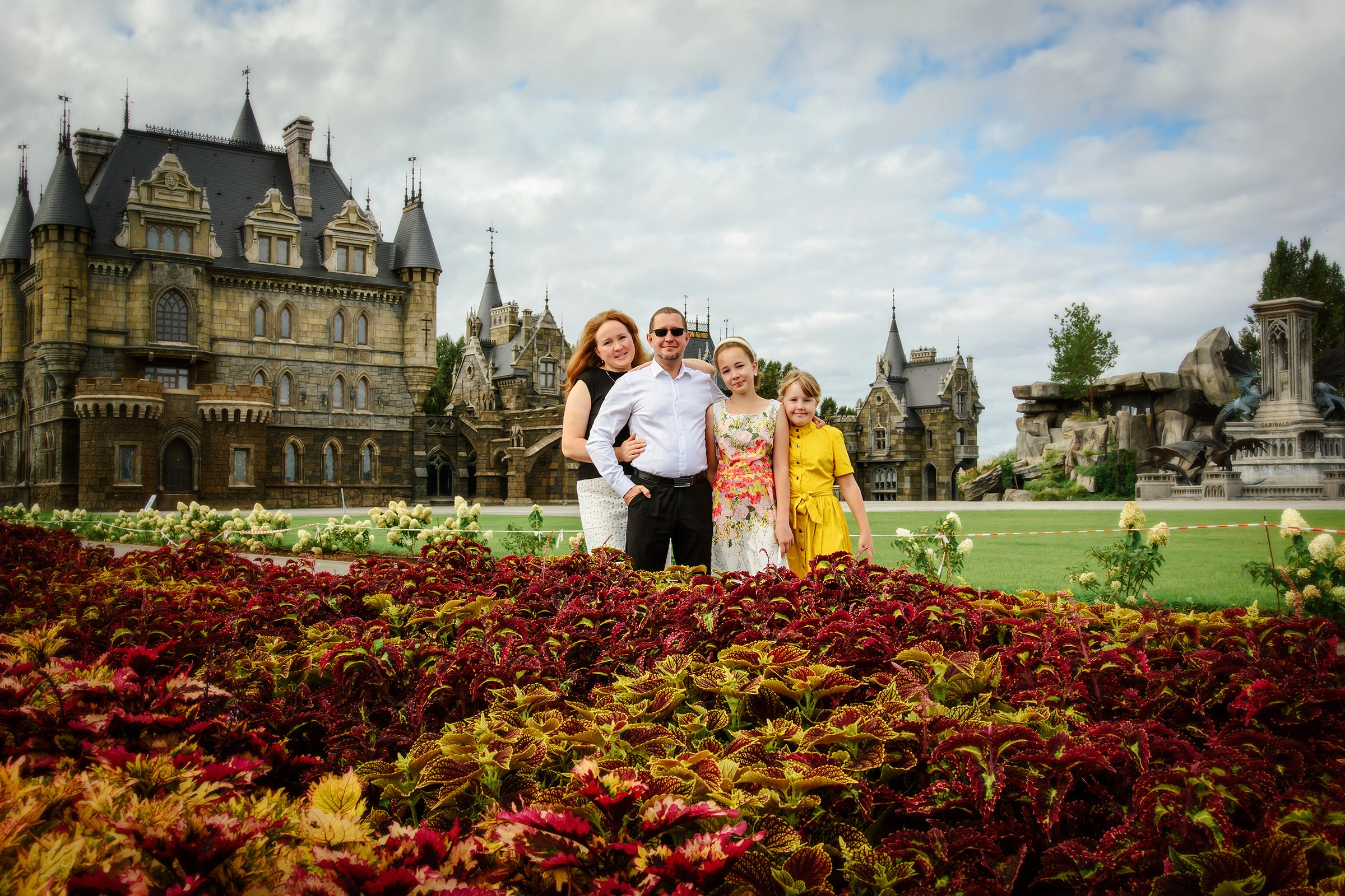 Семейная фотосессия у Замка Гарибальди. Фотограф Оксана Сафонова г. Тольятти