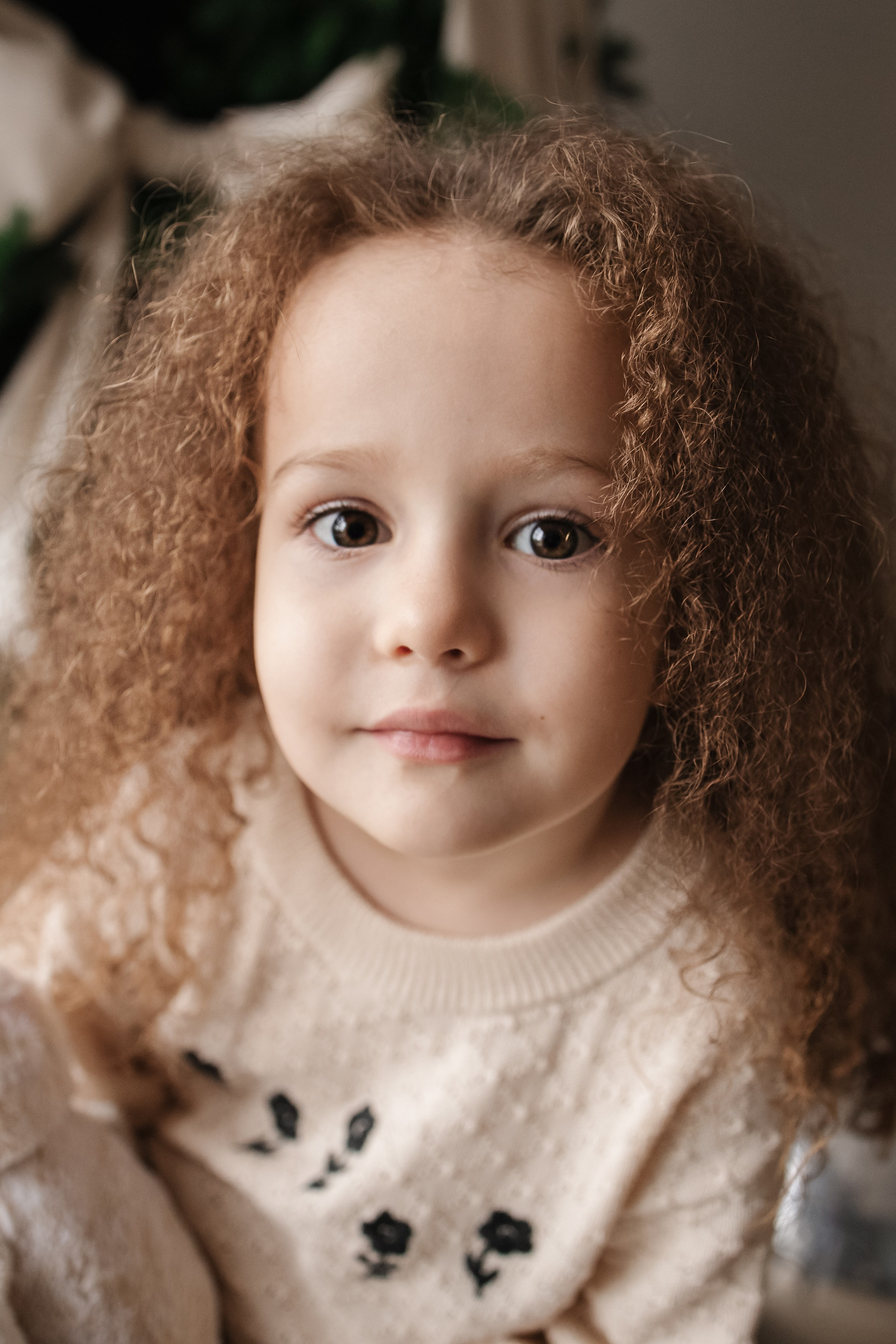 В ожидании сестренки перед Новым годом. Фотограф Новосибирск