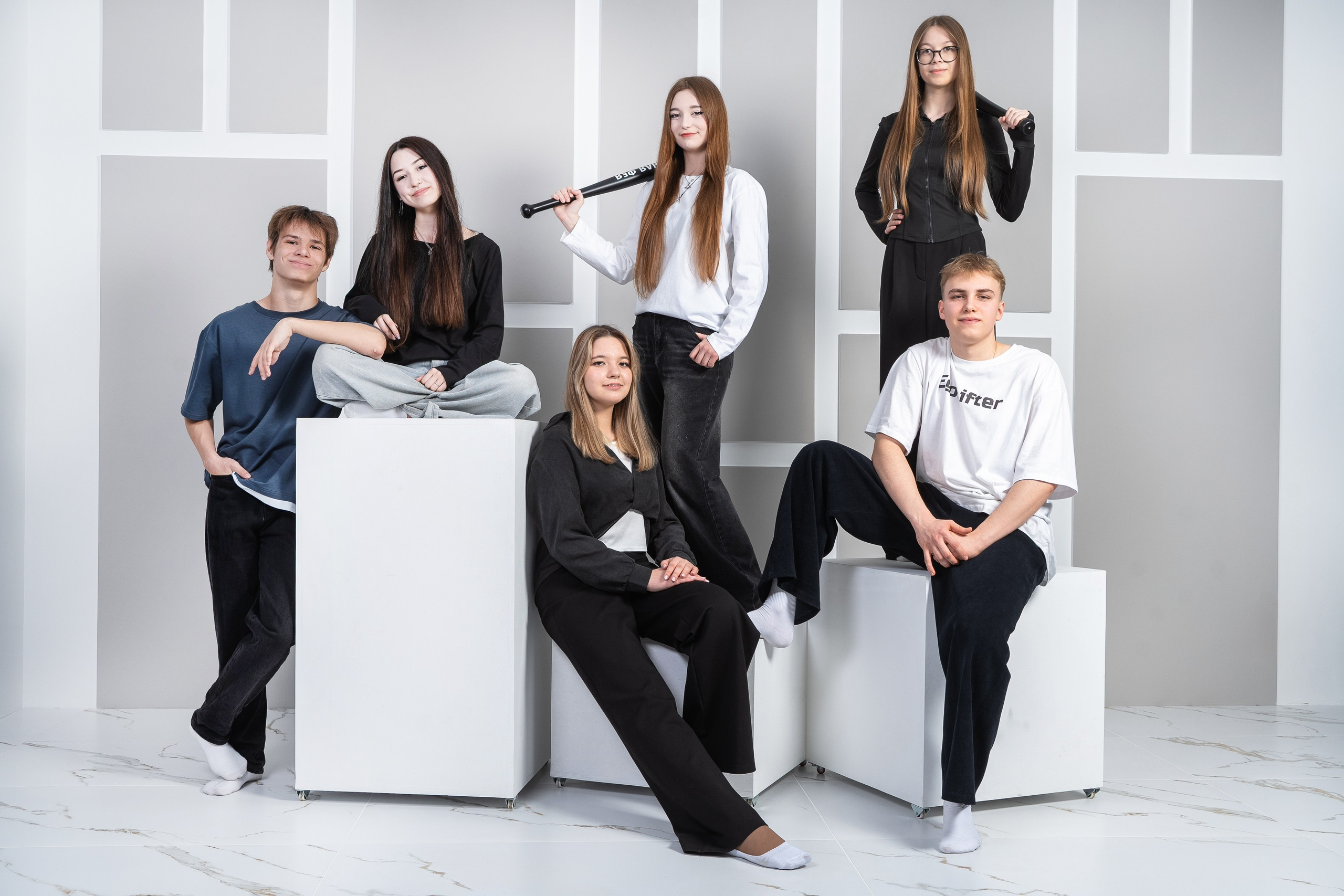 Выпускная фотосессия в фотостудии. Выпускные альбомы Нижнекамск Набережные Челны Фотостудия Небо