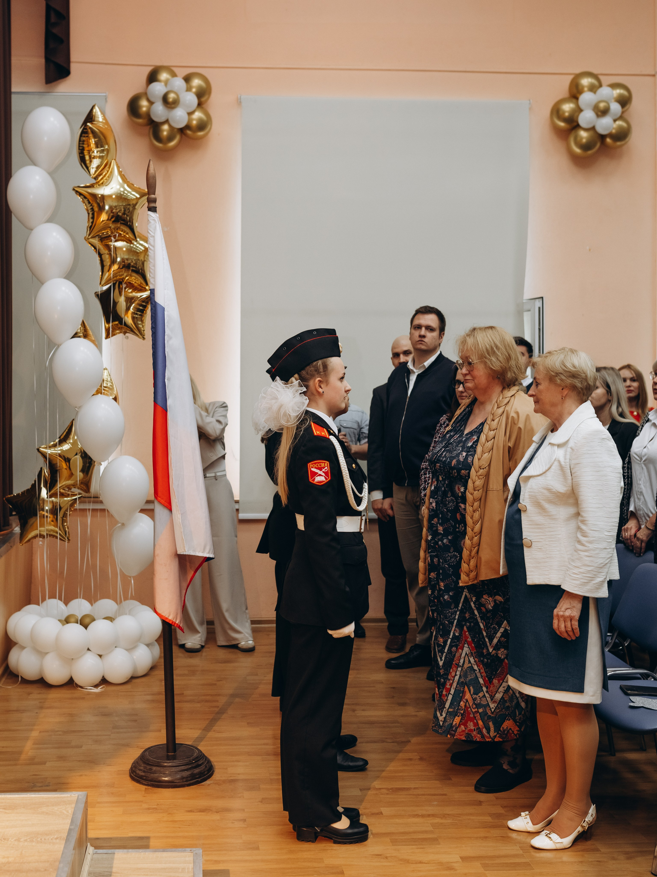 Последний звонок концерт+ фотозона. Фотограф Людмила Оюн