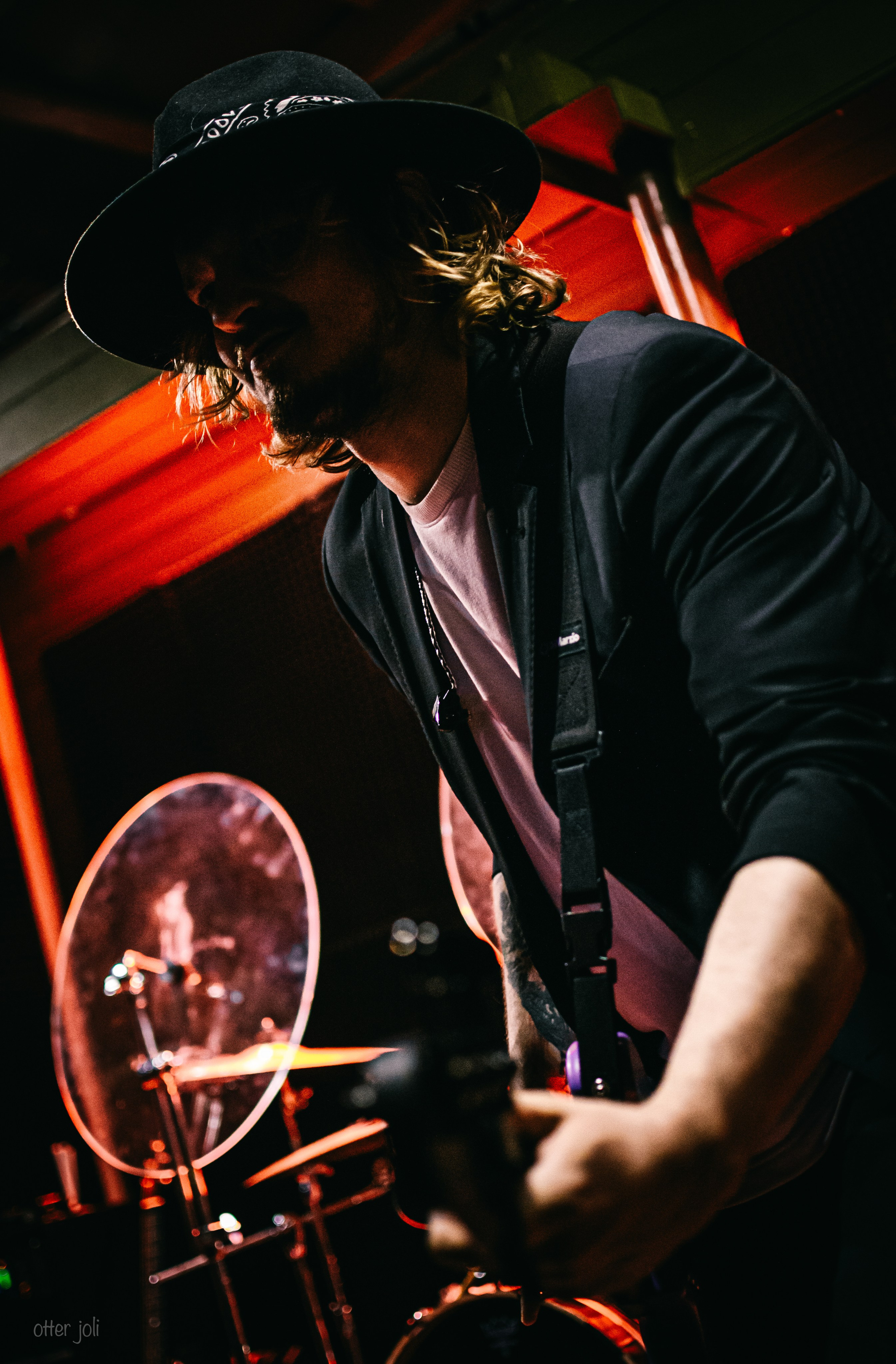 Голова Муэссы | Китайский лётчик Джао Да. Концертный репортёр Валерия Сафина