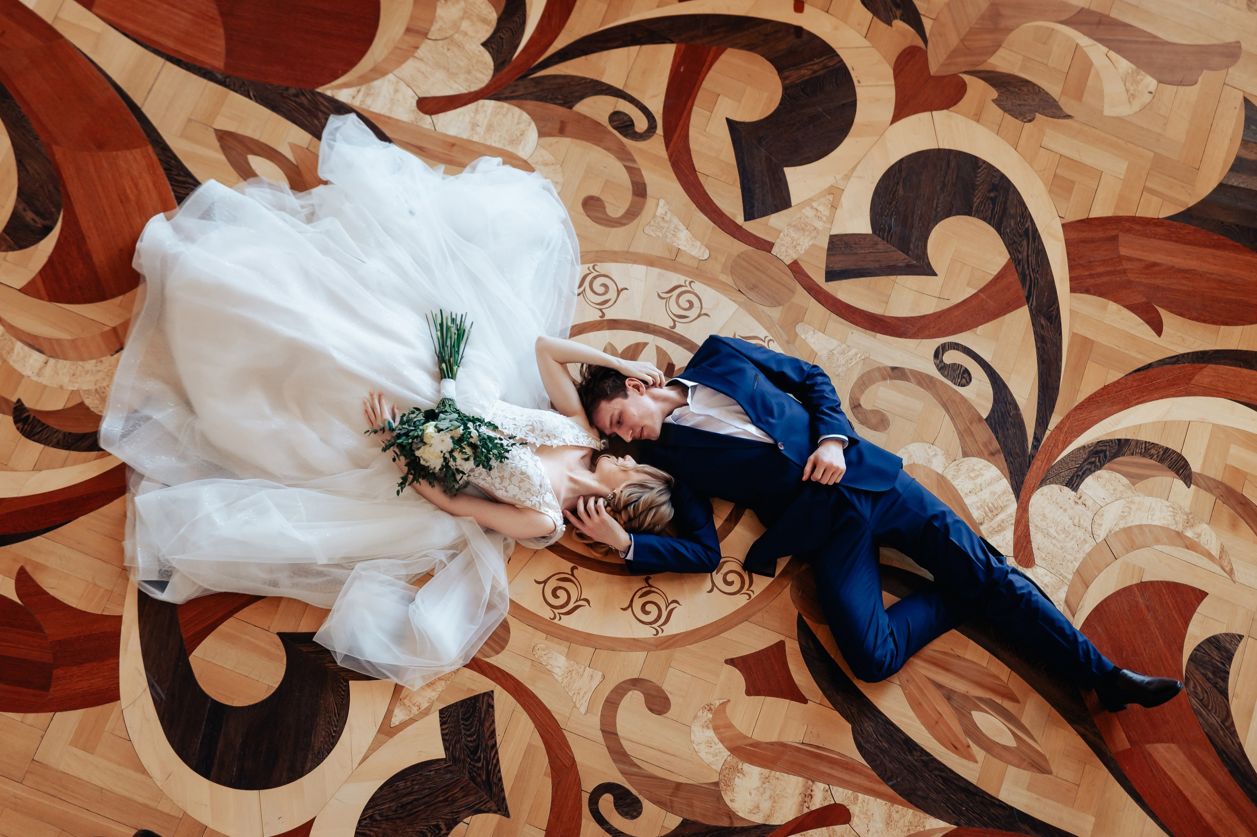 Свадебная фотосессия в театре оперы и балета