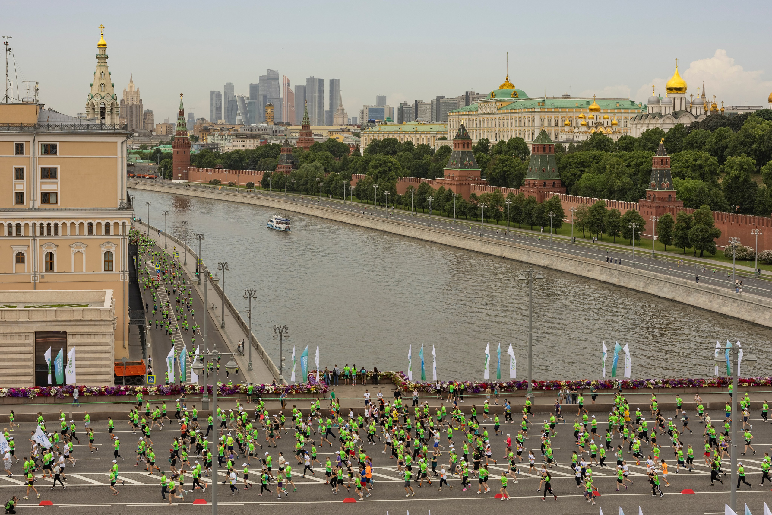 Сбер Зелёный Марафон 2025 Балчуг. Репортажный, event, концертный и backstage фотограф из Москвы Виталий Кривцов