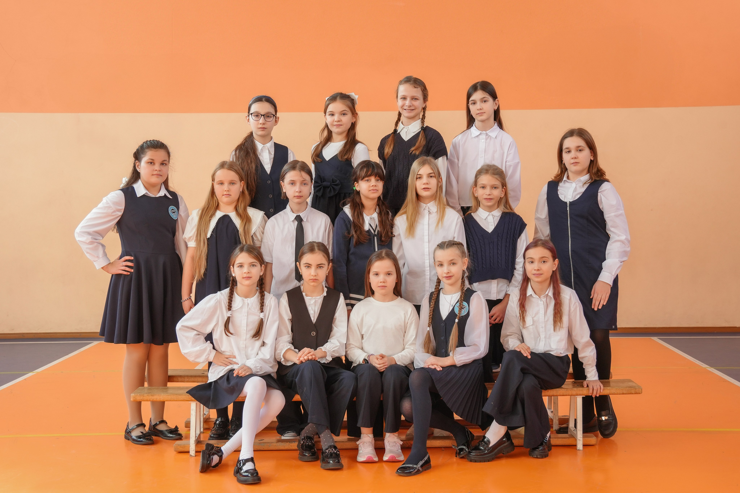 9 и 11 КЛАССЫ. Красивый выпускной альбом в Краснодаре
