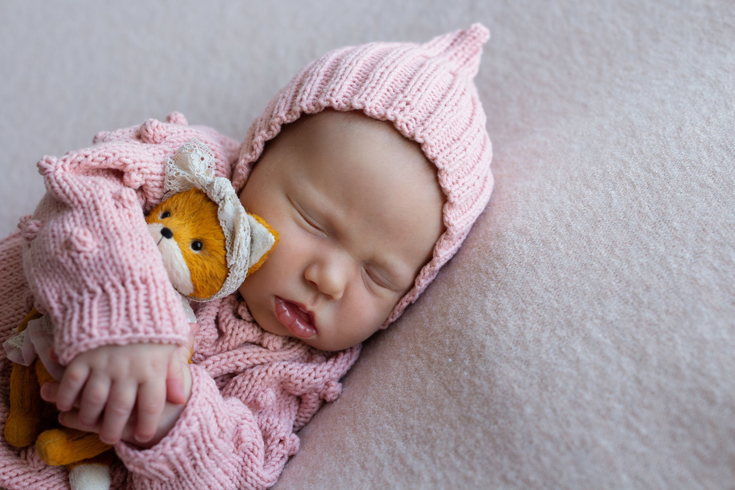 Фотосессия новорожденных девочек. Фотограф новорожденных в г. Миасс Анна Плотникова