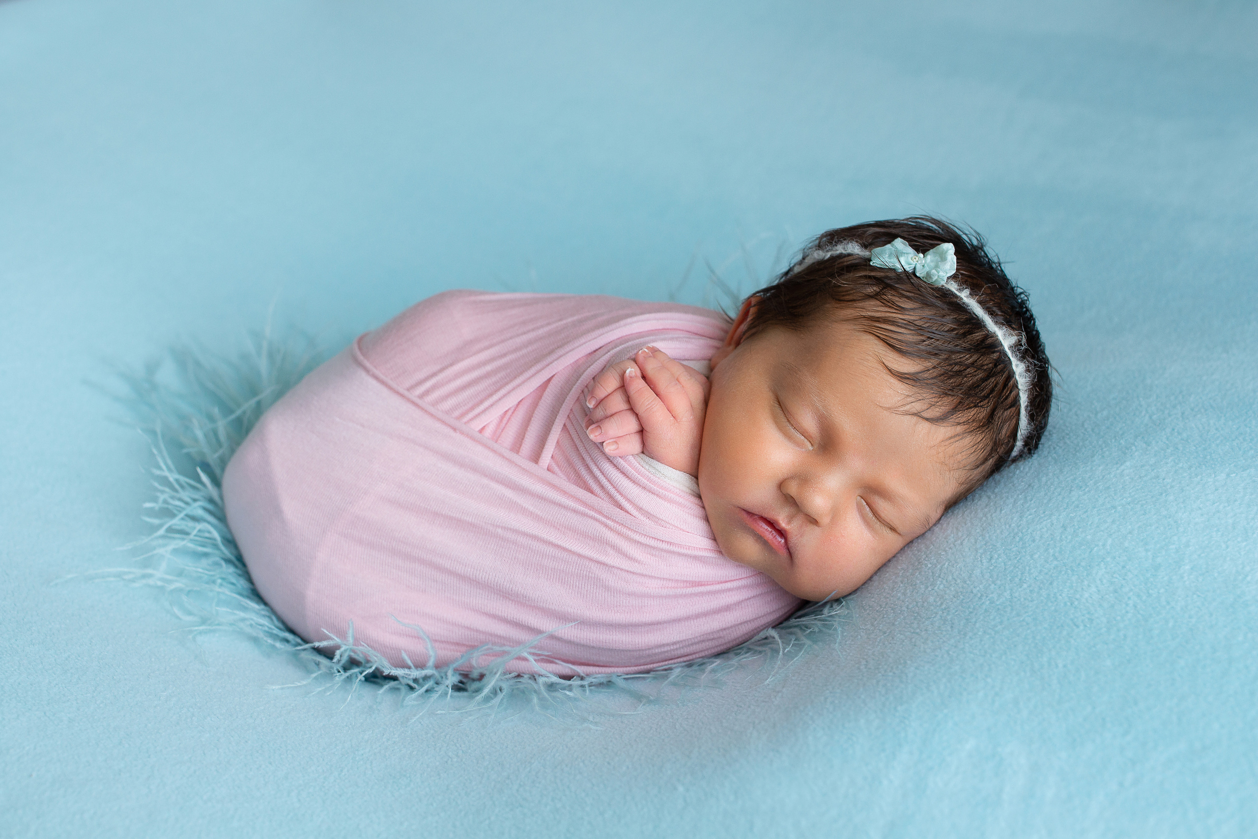 Фотосессия новорожденных девочек. Фотограф новорожденных в г. Миасс Анна Плотникова