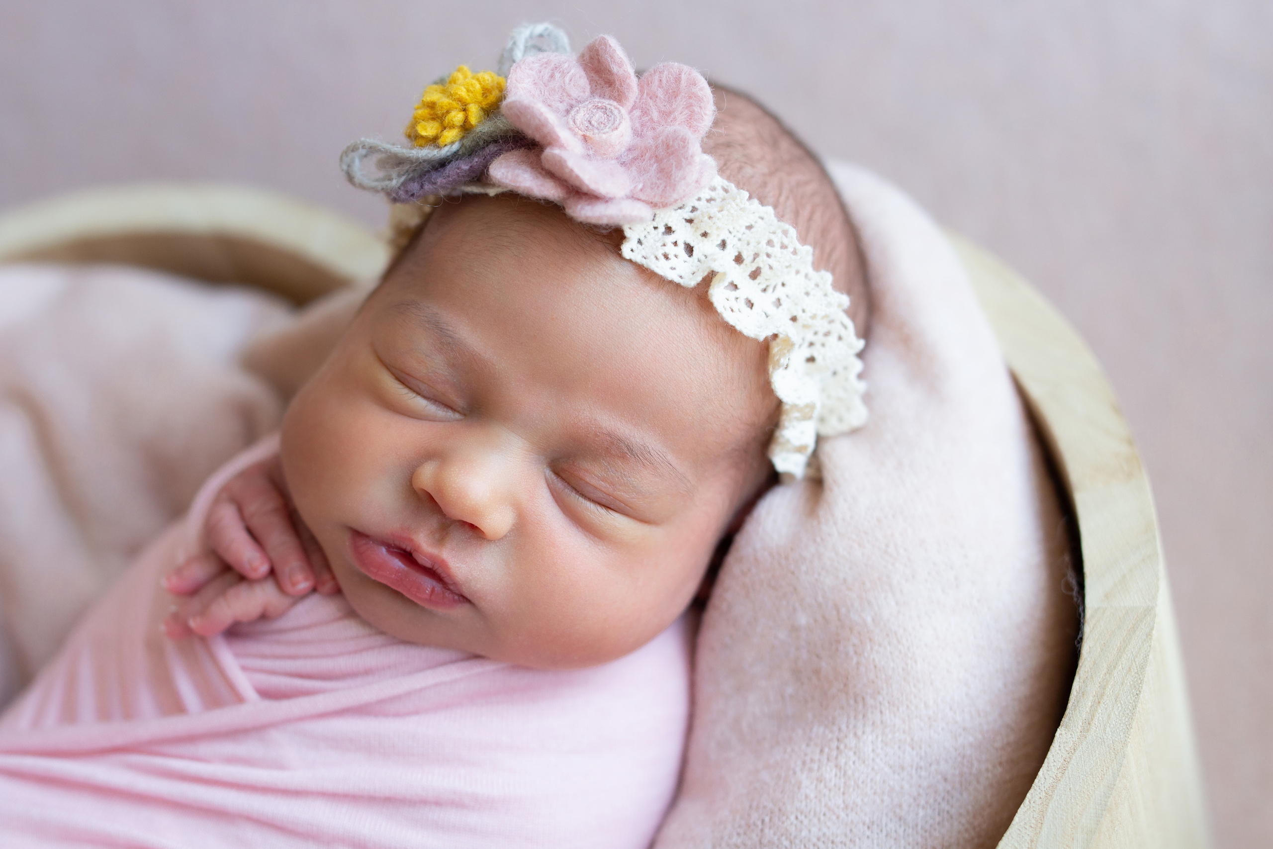 Фотосессия новорожденных девочек. Фотограф новорожденных в г. Миасс Анна Плотникова