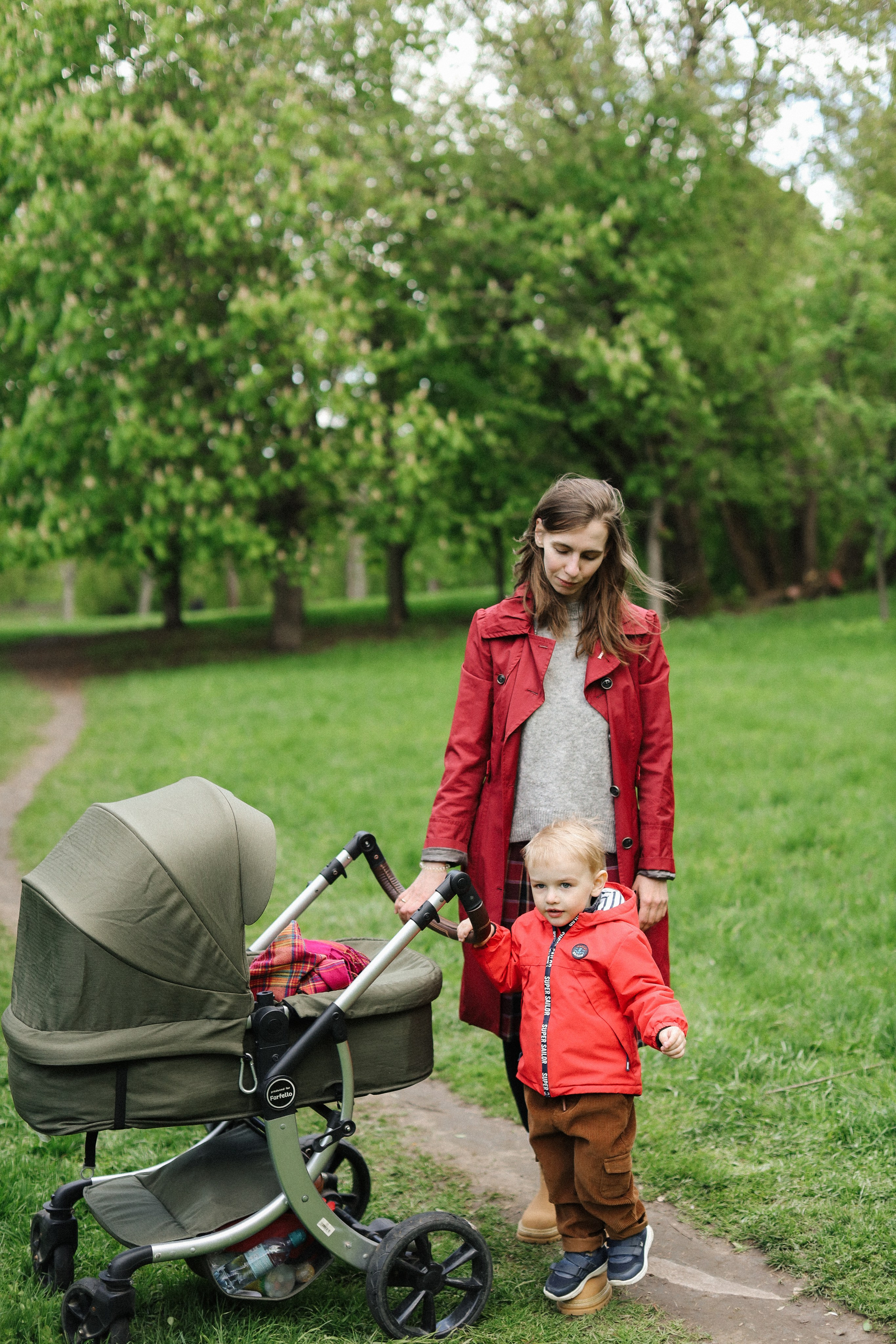 Прогулка мамы с сыновьями. Семейный и lovestory фотограф в Москве Светлана Коняхина