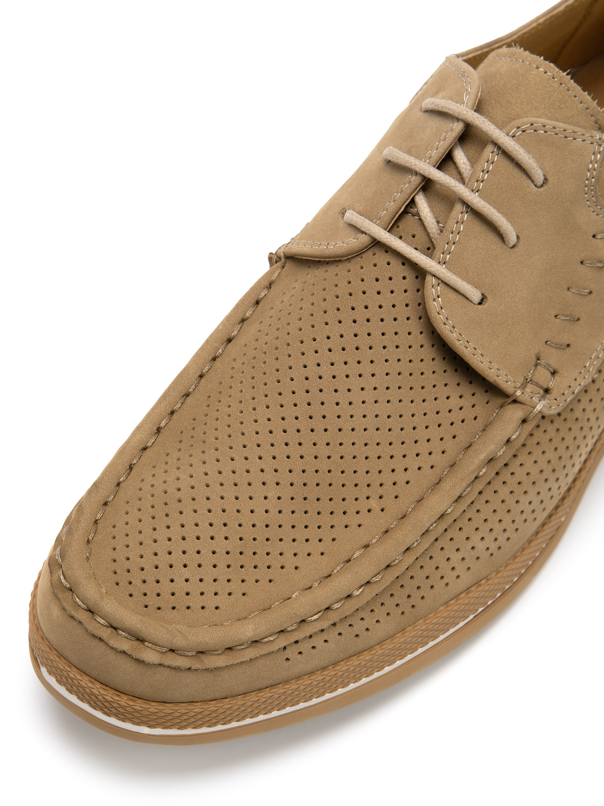 Каталожная фотография обуви. Фотограф в Москве Егор Гончаров