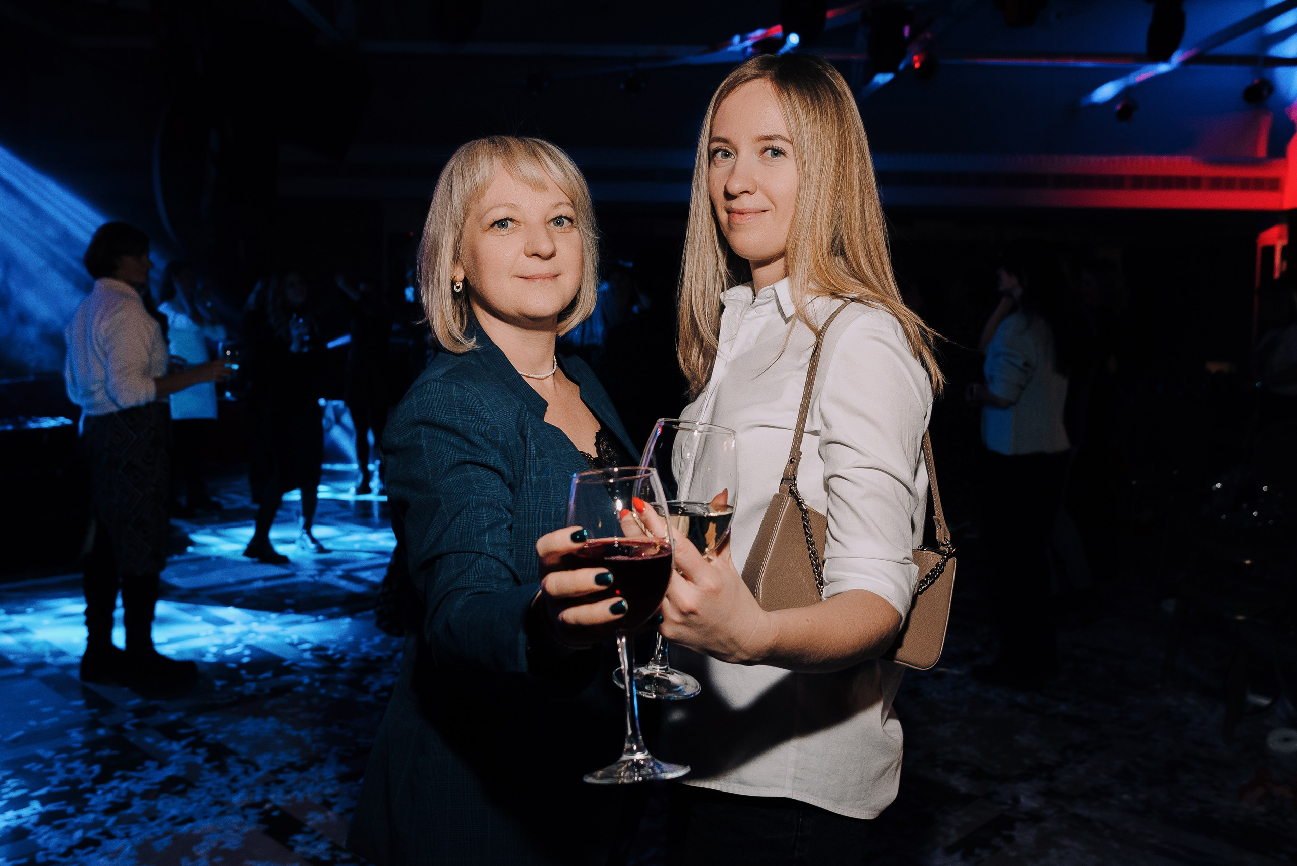 СПЕКТАКЛЬ «ВОЛШЕБНЫЕ ОЧКИ» ОПТИК-ЦЕНТР. Репортажный фотограф Зуев Роман г. Челябинск