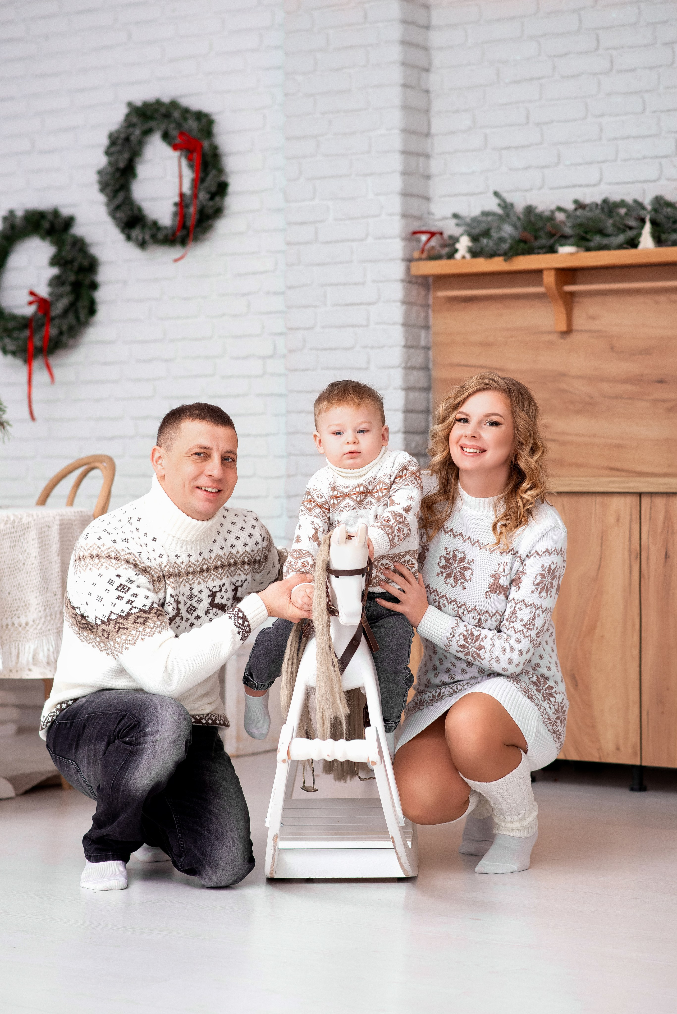 Новогодняя семья Натальи. Семейный фотограф на выписку из роддома и крещение Минск Настя Гришук