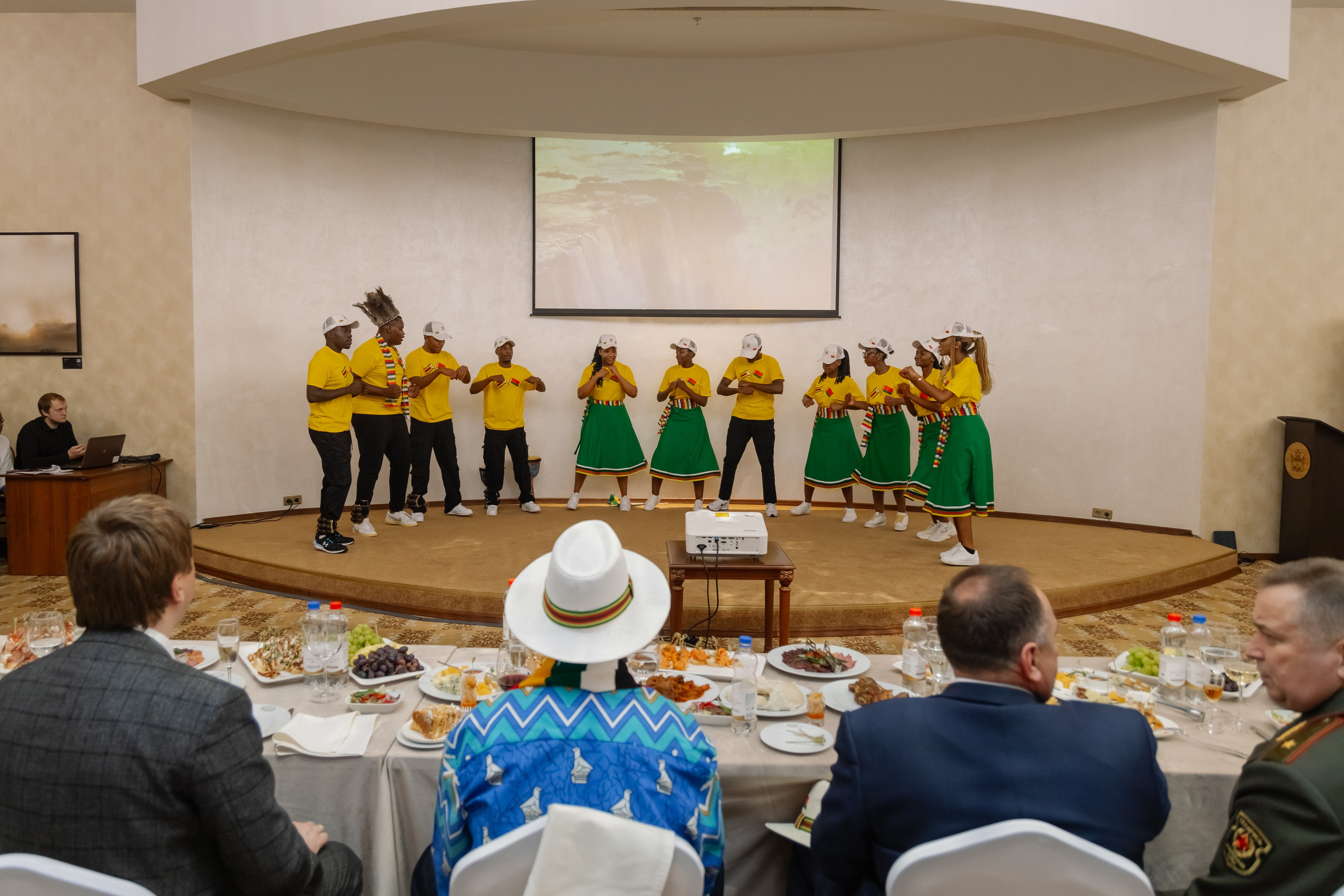 Фотосъемка делегации Посольства Зимбабве в Минске. Свадебный фотограф в Минске/Беларуси Сергей Спиридонов