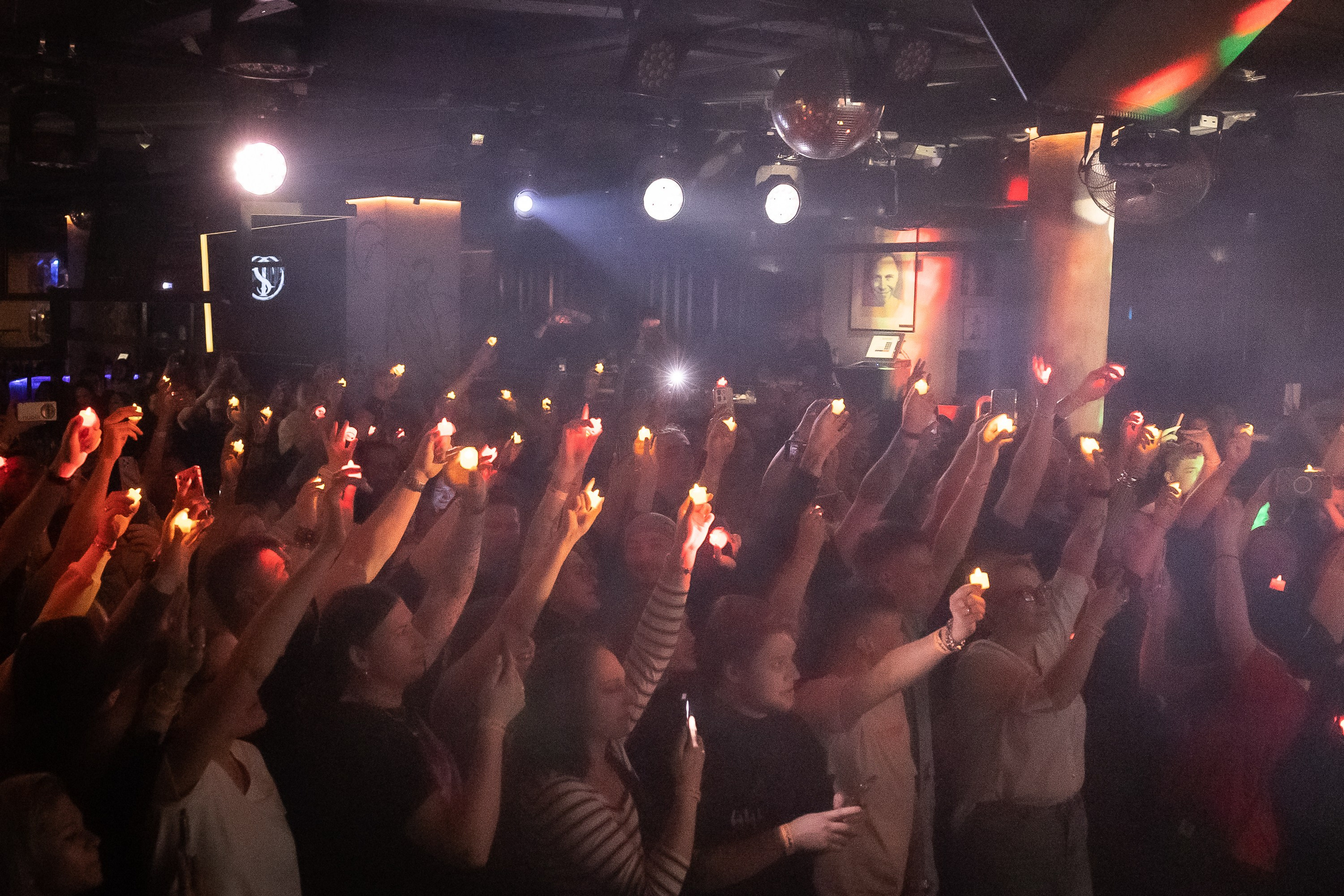 Концерт альтернатив метал группы iOSTRA в «Music bar Мумий Тролль» Москва. Фотограф Владимир Охрименко