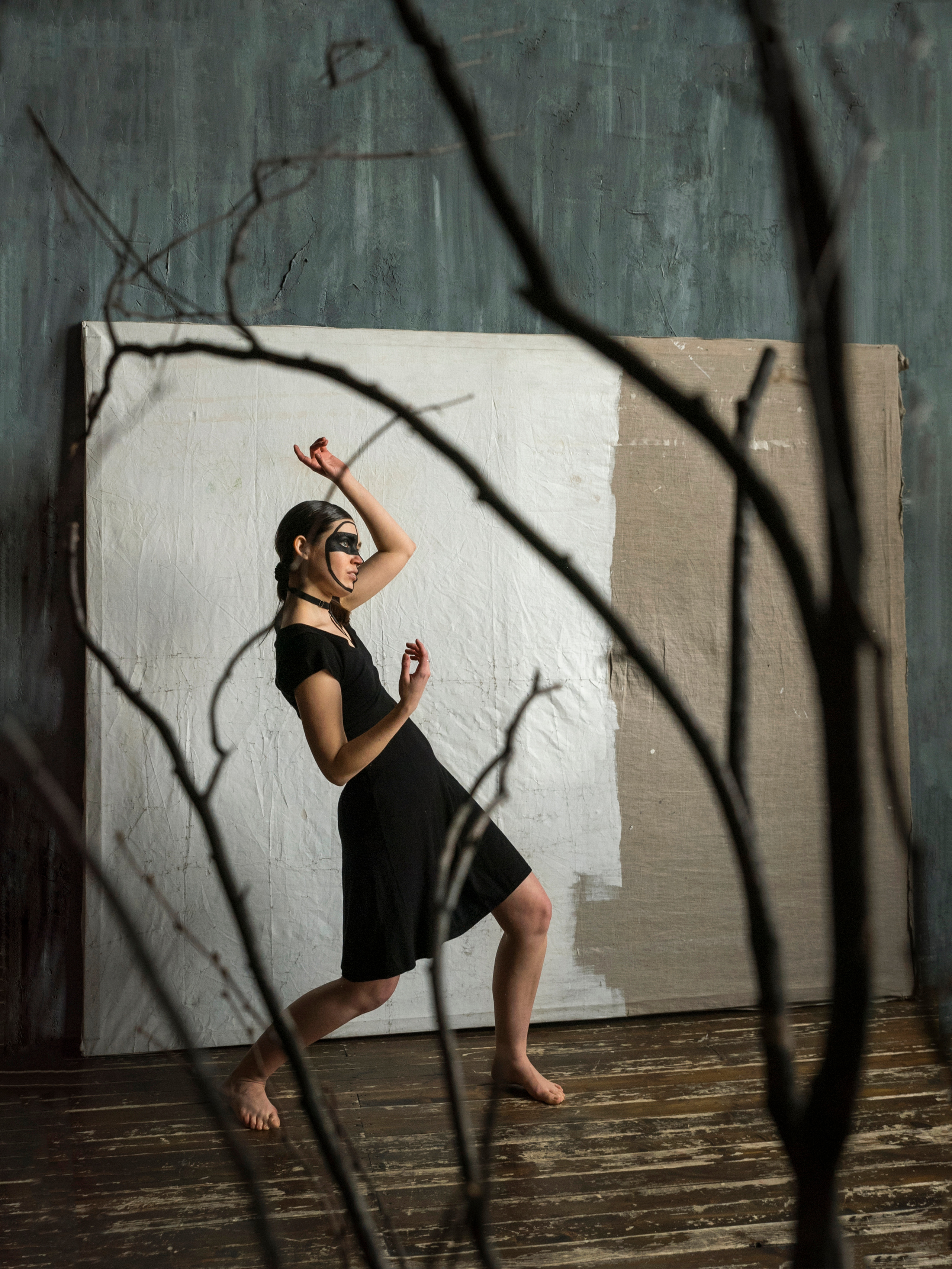 BLACK MASK. Anastasiia Antoniuk portrait, family and couple photographer, Portugal