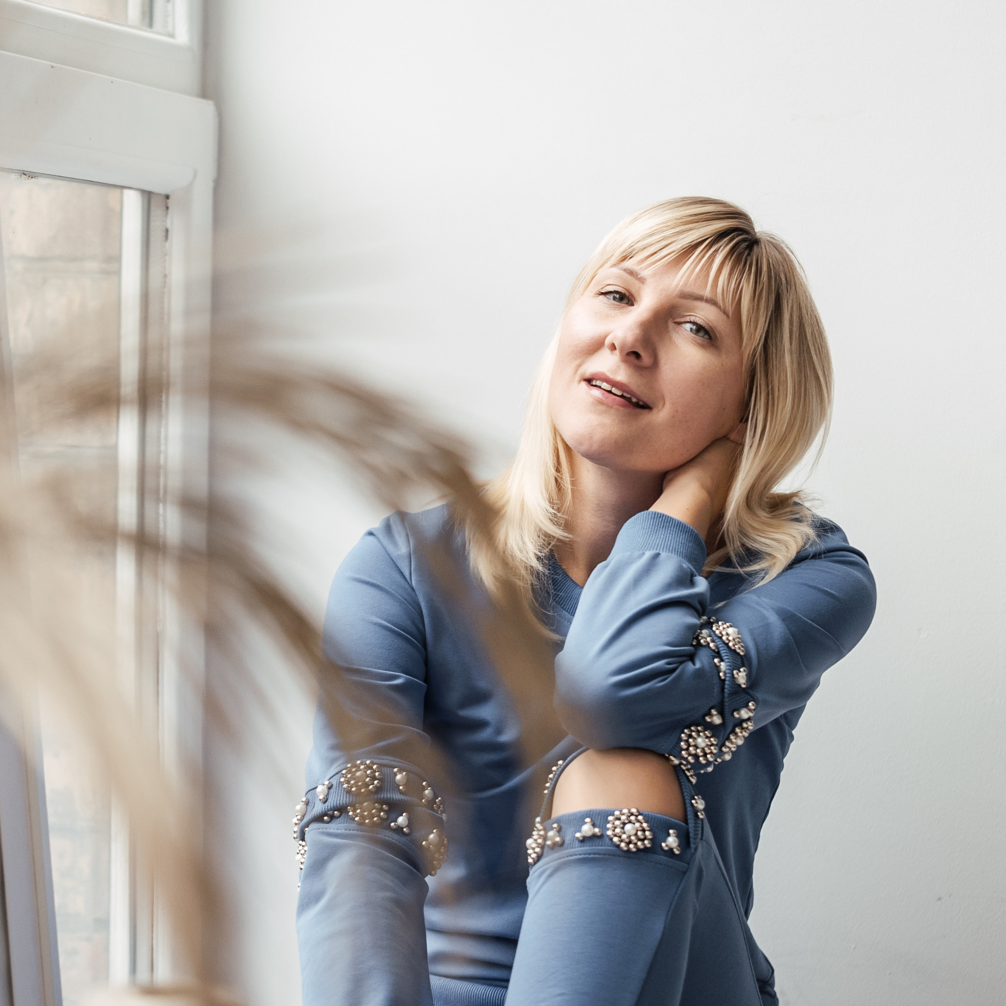 Portraits in studio. Anastasiia Antoniuk portrait, family and couple photographer, Portugal