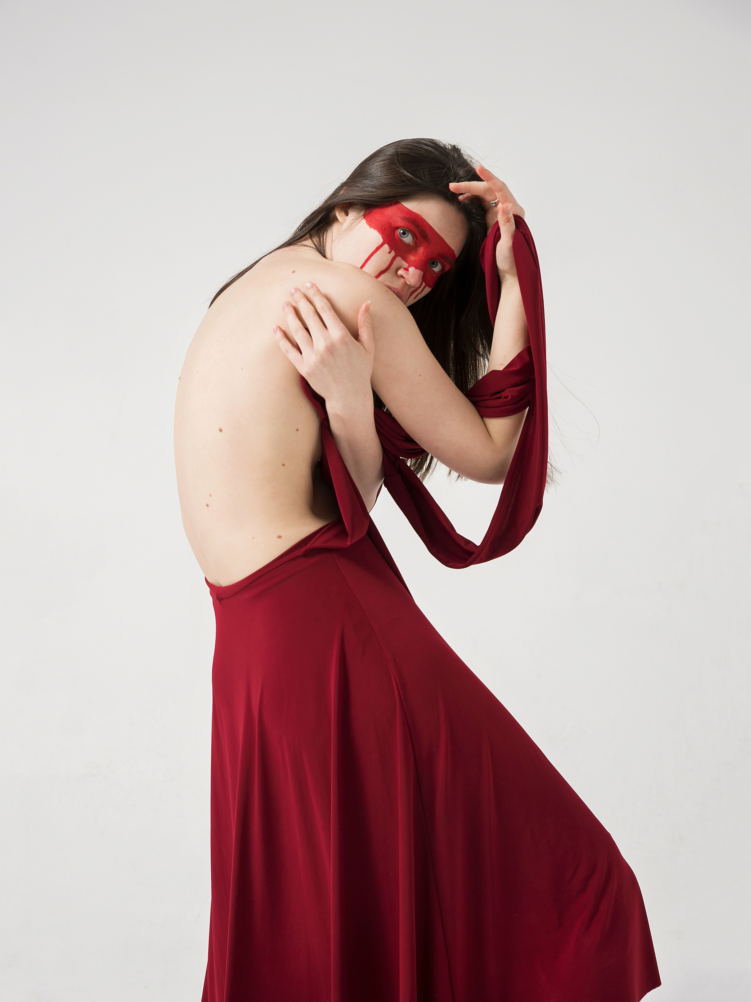 RED MASK. Anastasiia Antoniuk portrait, family and couple photographer, Portugal