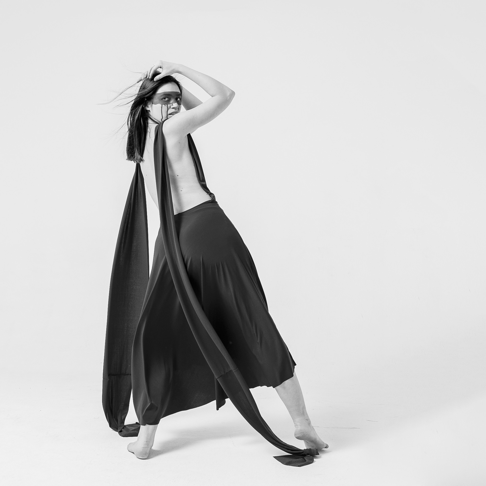 RED MASK. Anastasiia Antoniuk portrait, family and couple photographer, Portugal