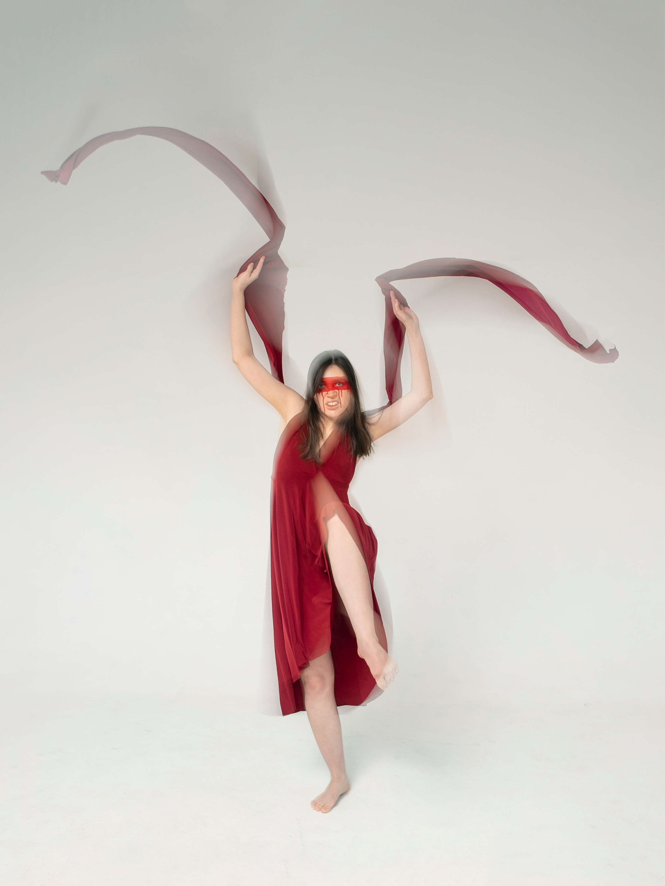 RED MASK. Anastasiia Antoniuk portrait, family and couple photographer, Portugal