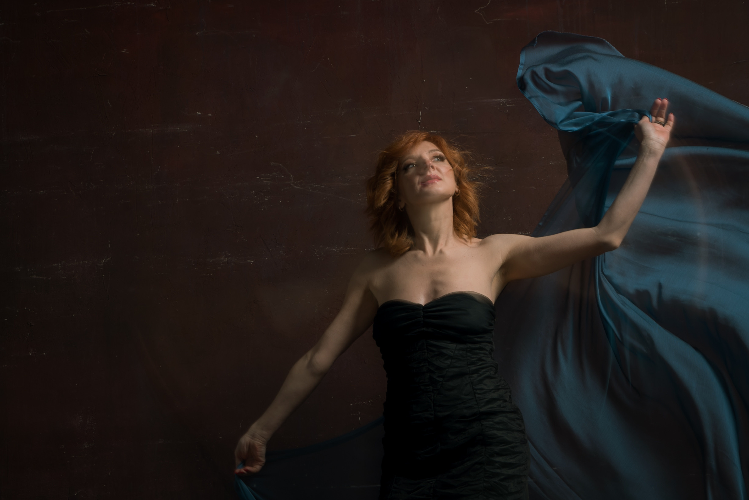 Portraits in studio. Anastasiia Antoniuk portrait, family and couple photographer, Portugal