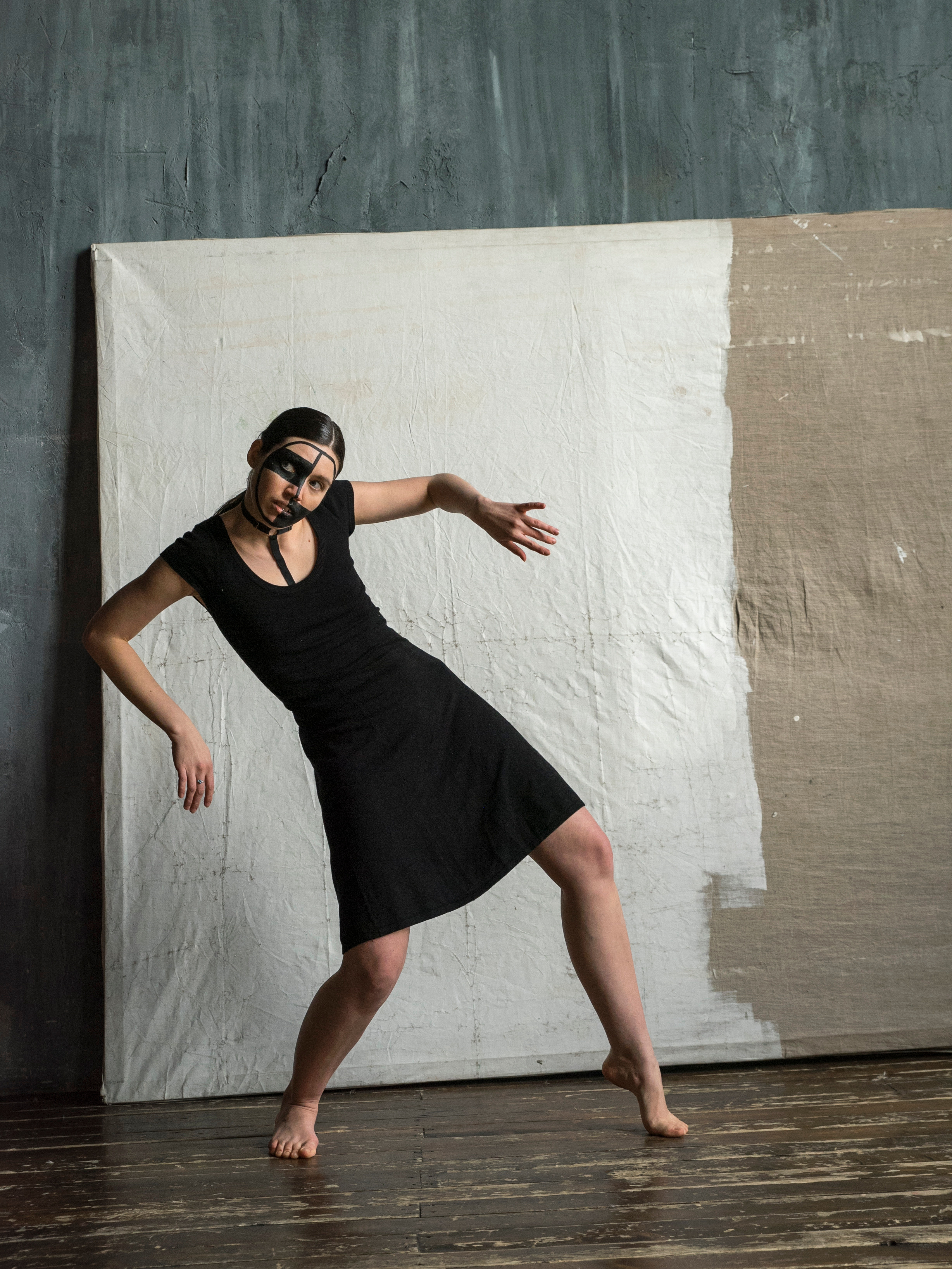 BLACK MASK. Anastasiia Antoniuk portrait, family and couple photographer, Portugal